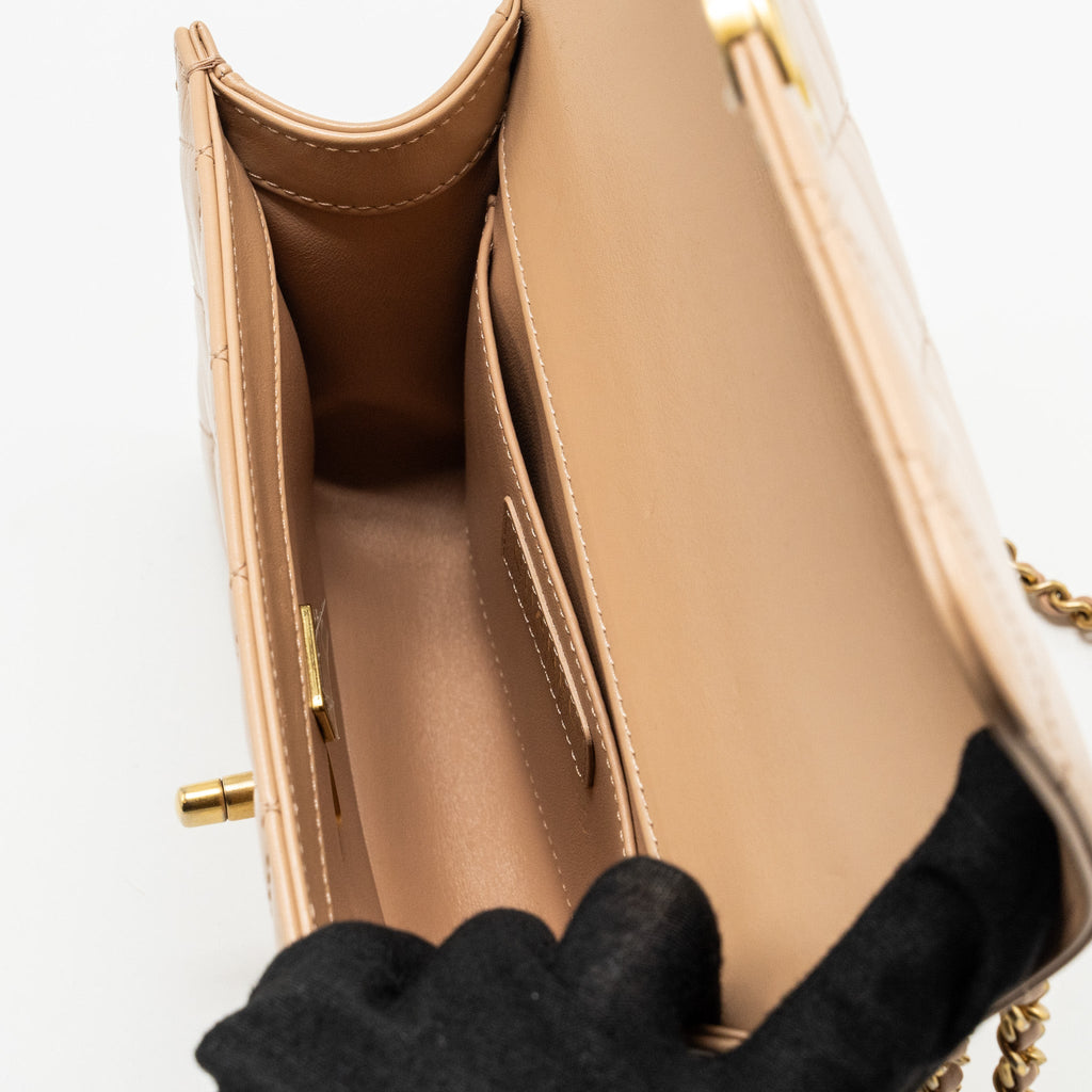 CHANEL 21A GOLD CRUSH FLAP BAG CALFSKIN BEIGE GHW (MICROCHIP)