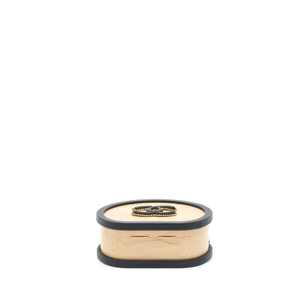CHANEL 22C SMALL VANITY CASE BEECH WOOD, CALFSKIN BEIGE / BLACK WITH GHW