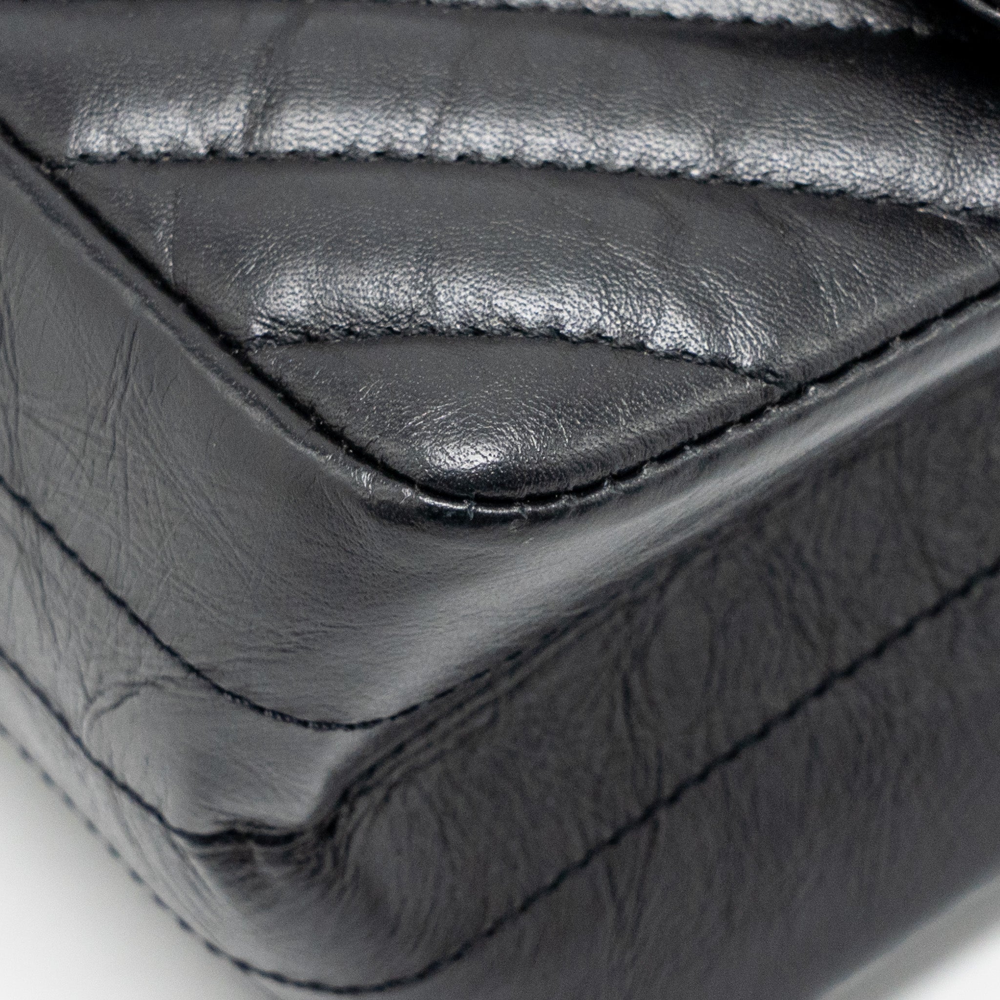 CHANEL MINI 2.55 REISSUE FLAP BAG CHEVRON AGED CALFSKIN SO BLACK