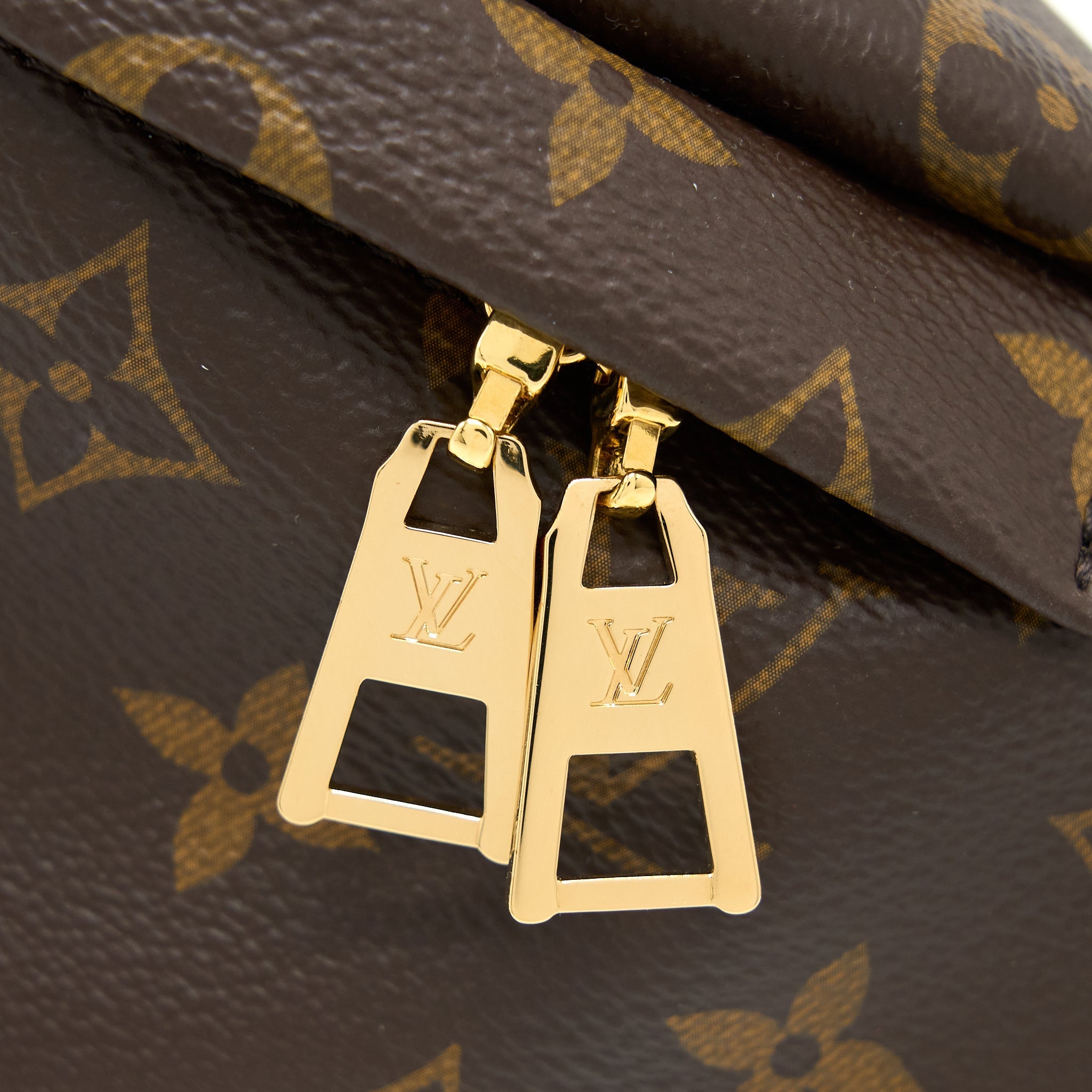 LOUIS VUITTON BUMBAG MONOGRAM CANVAS GHW