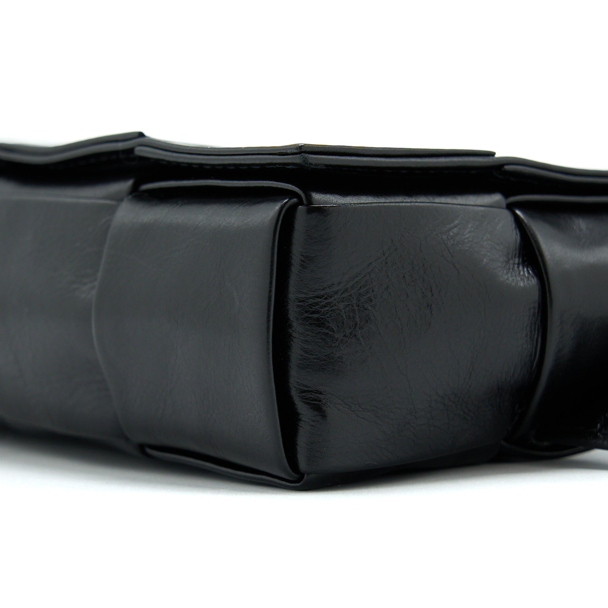 BOTTEGA VENETA CASSETTE BELT BAG CALFSKIN BLACK