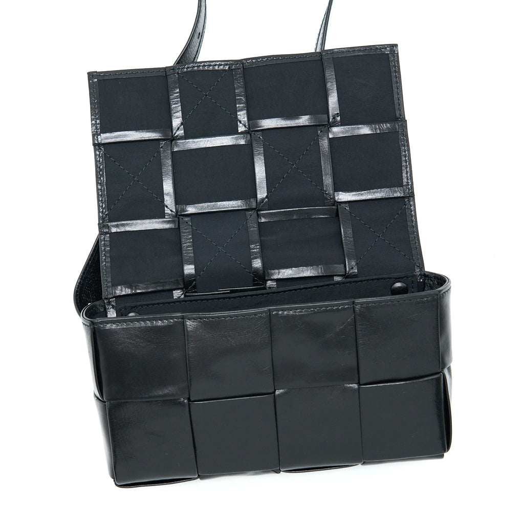 BOTTEGA VENETA CASSETTE BELT BAG CALFSKIN BLACK