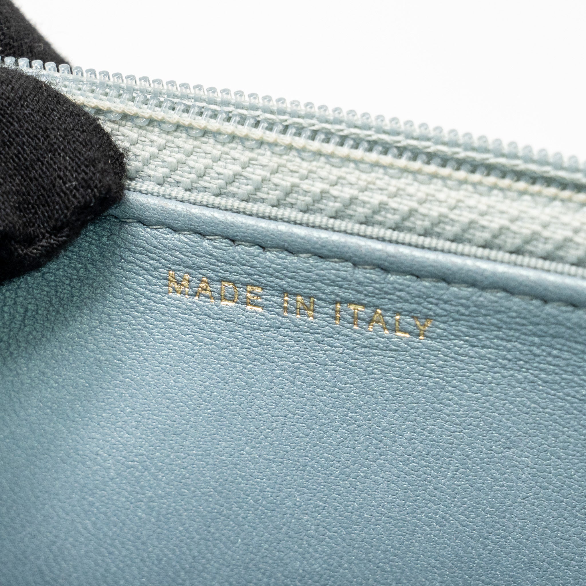 CHANEL BOY WALLET ON CHAIN PATENT CALFSKIN IRIDESCENT LIGHT BLUE LGHW