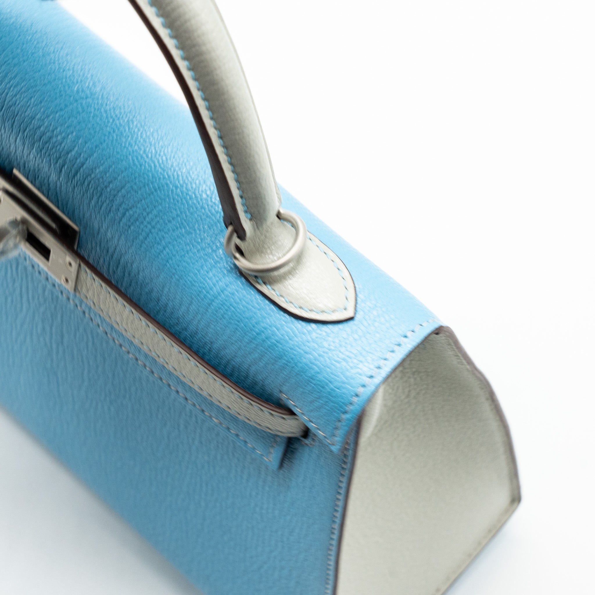 HERMES KELLY 25 SPECIAL ORDER CHÈVRE MYSORE BLUE CELESTE / GRIS PERLE BRUSHED SHW