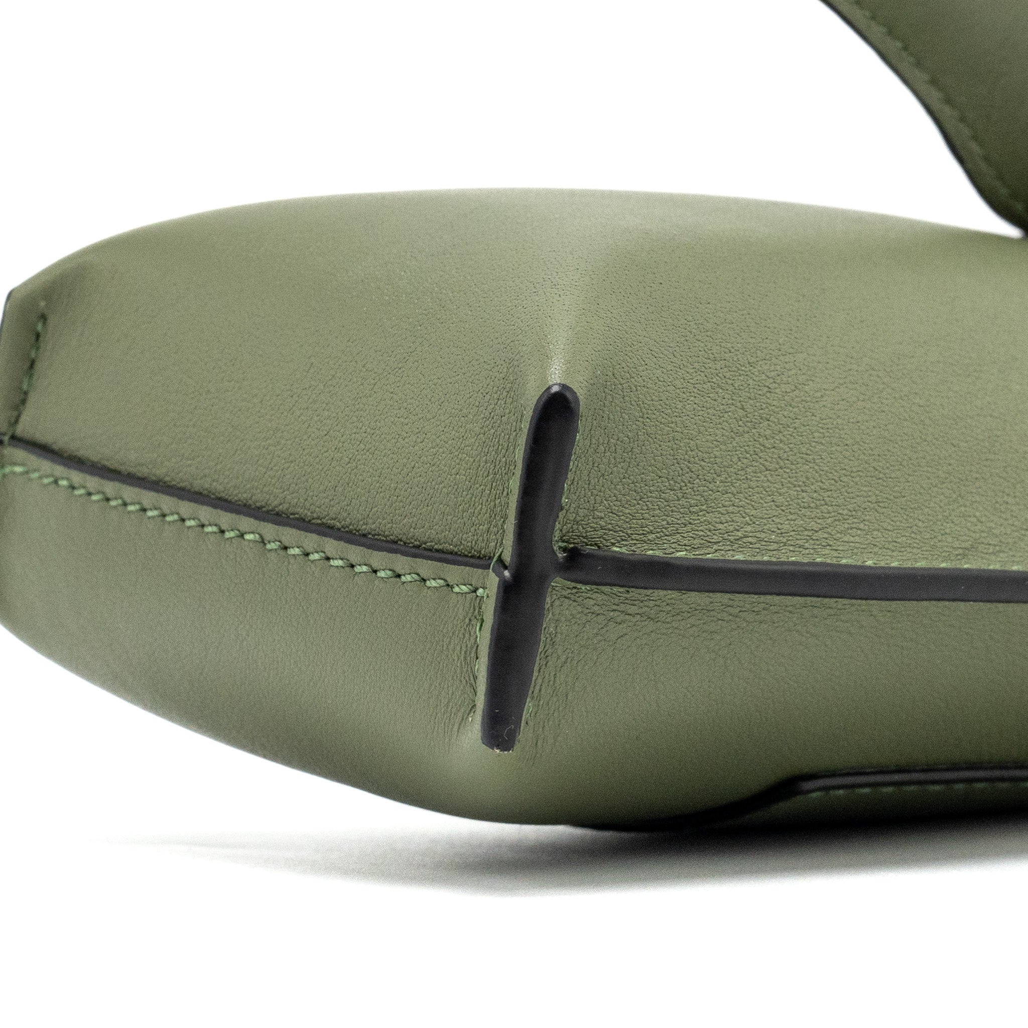 LOEWE ELEPHANT POCKET CALFSKIN AVOCADO GREEN