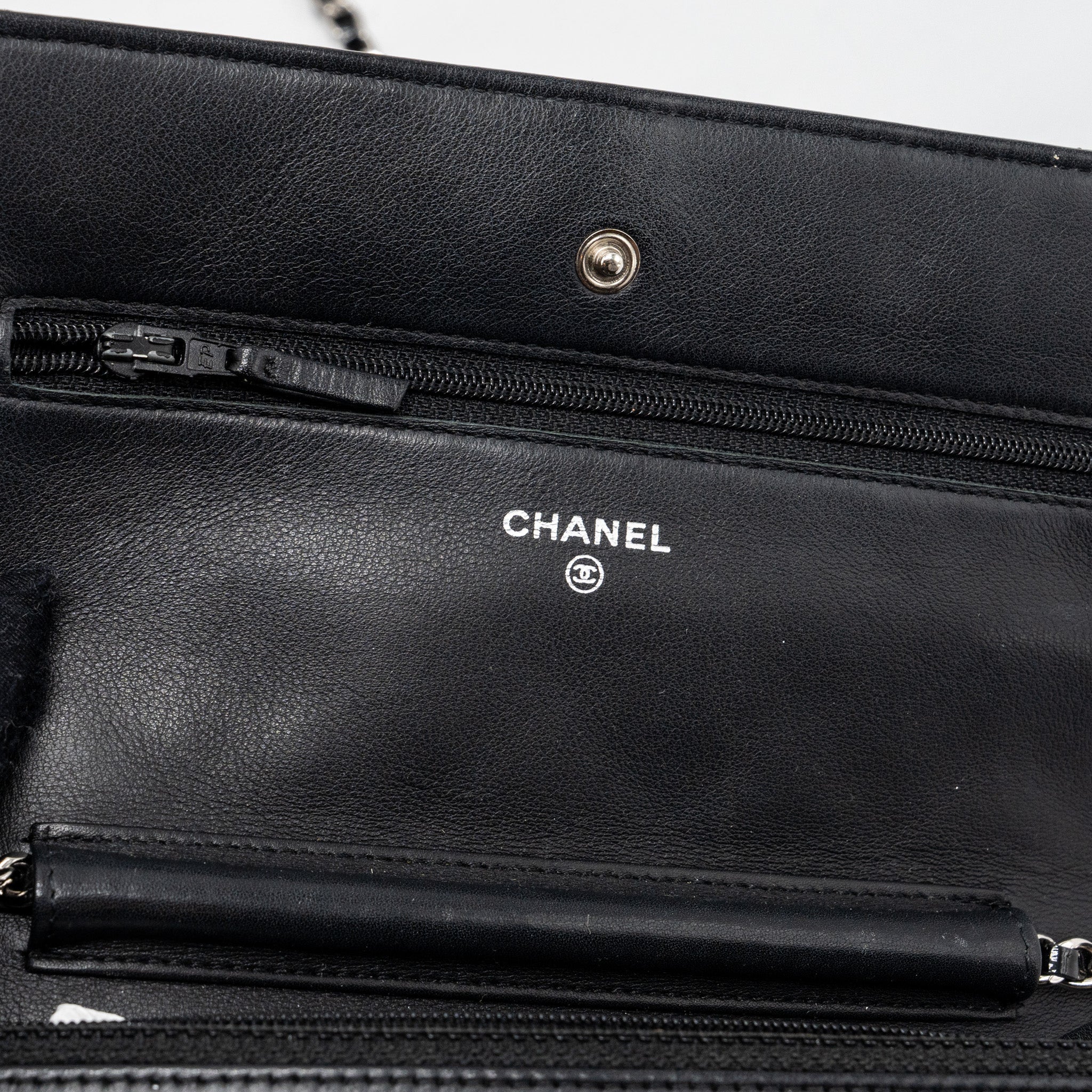 CHANEL CLASSIC WALLET ON CHAIN PATENT BLACK SHW