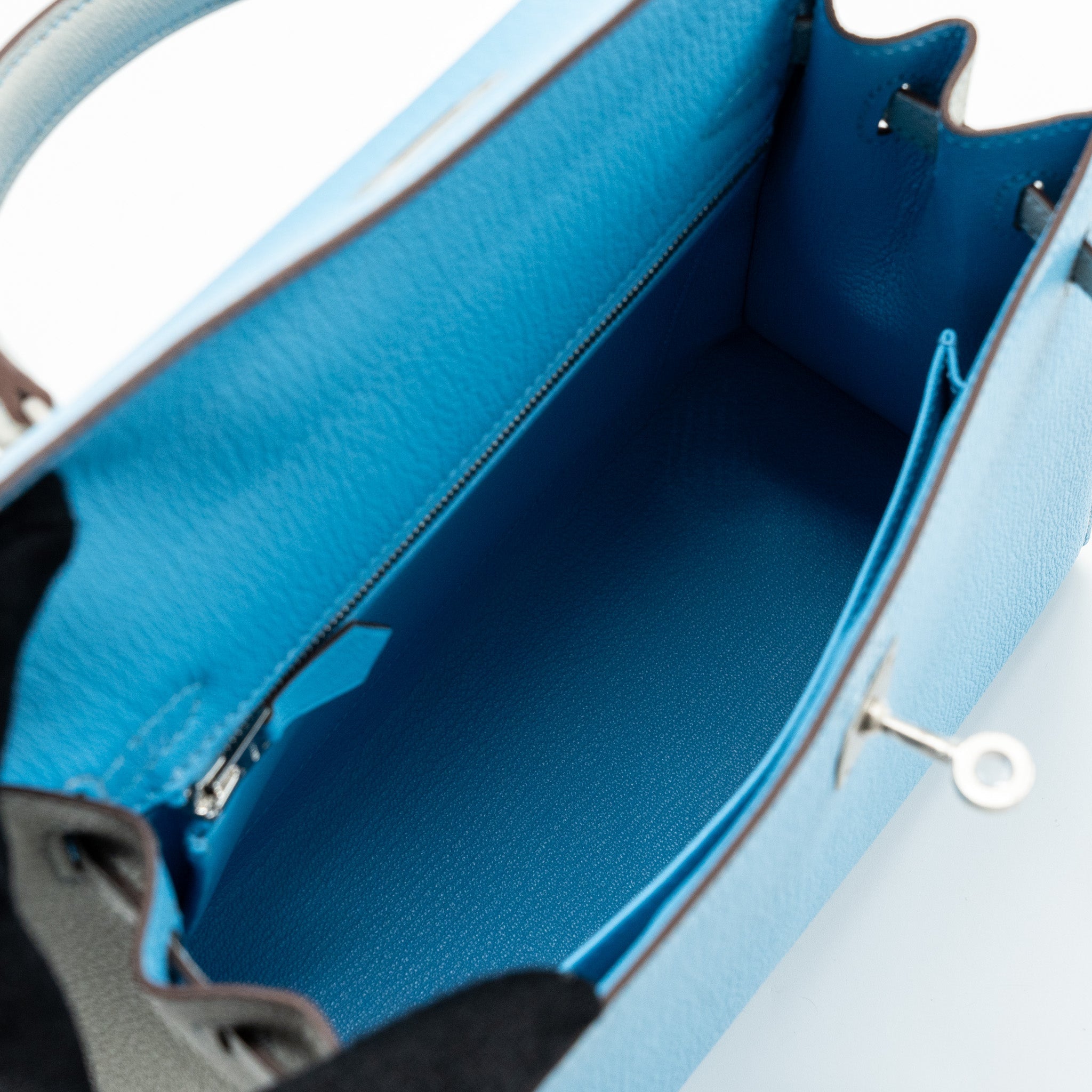 HERMES KELLY 25 SPECIAL ORDER CHÈVRE MYSORE BLUE CELESTE / GRIS PERLE BRUSHED SHW
