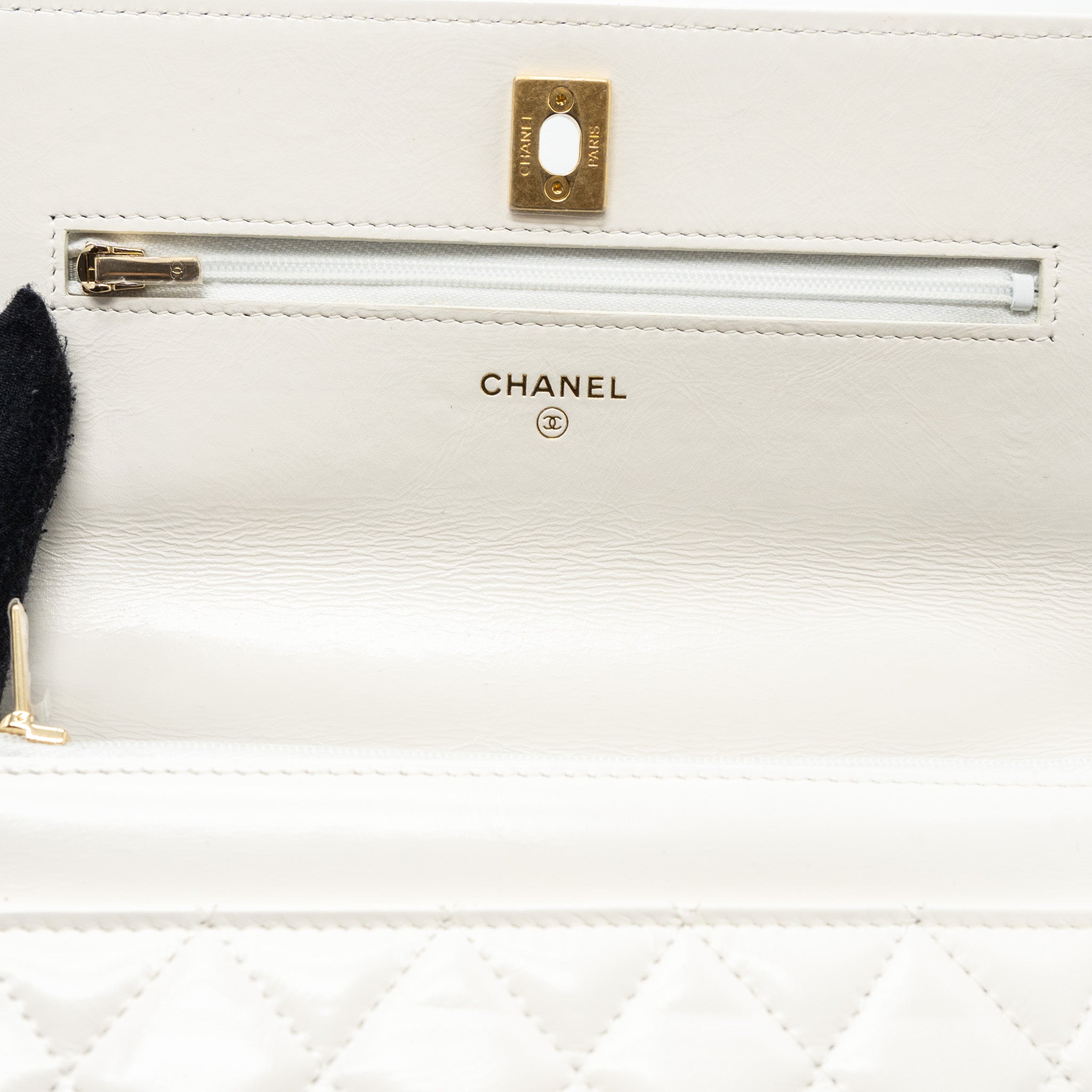 CHANEL 23P LETTER TOP HANDLE WALLET ON CHAIN CALFSKIN WHITE GHW(MICROCHIP)