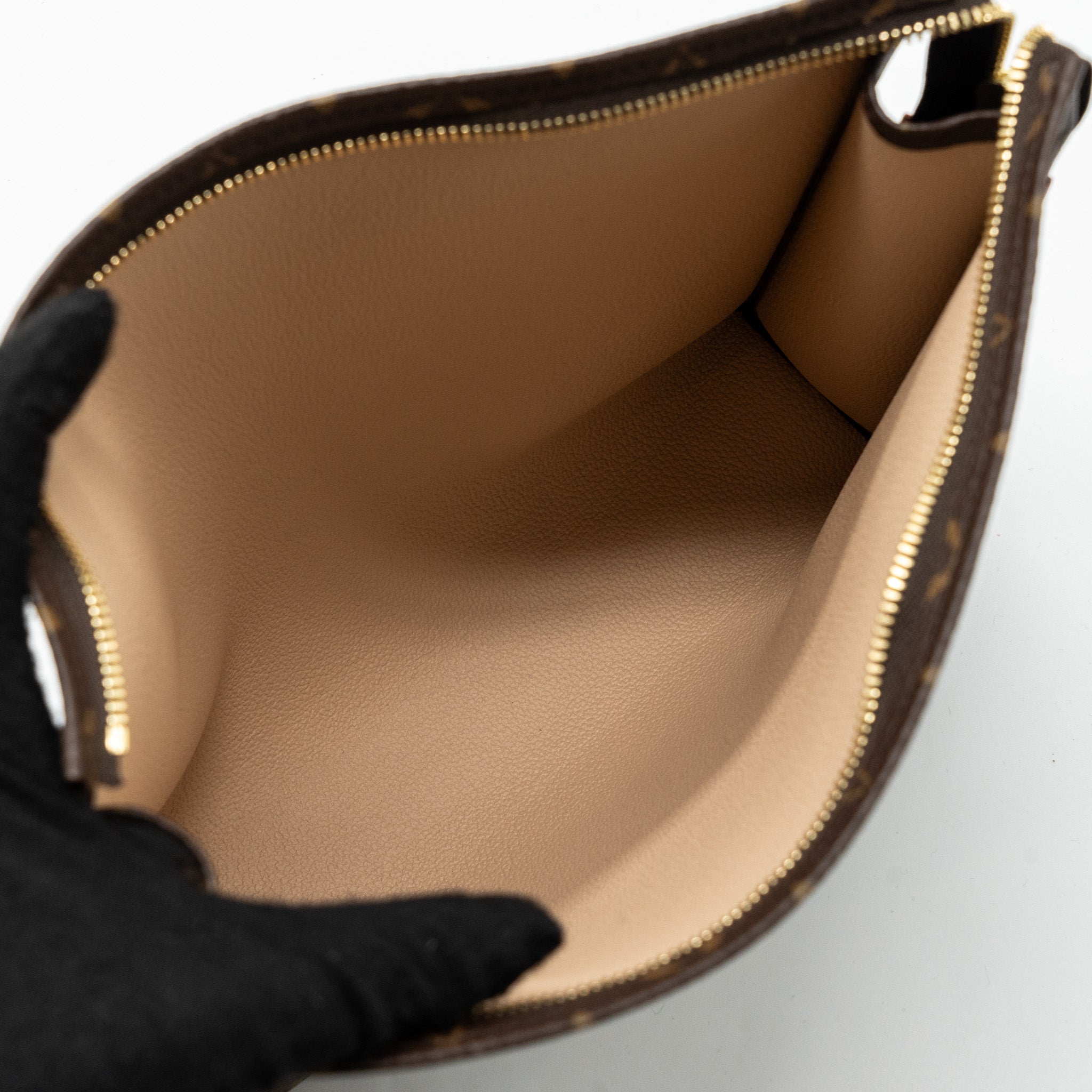 LOUIS VUITTON TOILETRY POCHETTE MONOGRAM CANVAS GHW