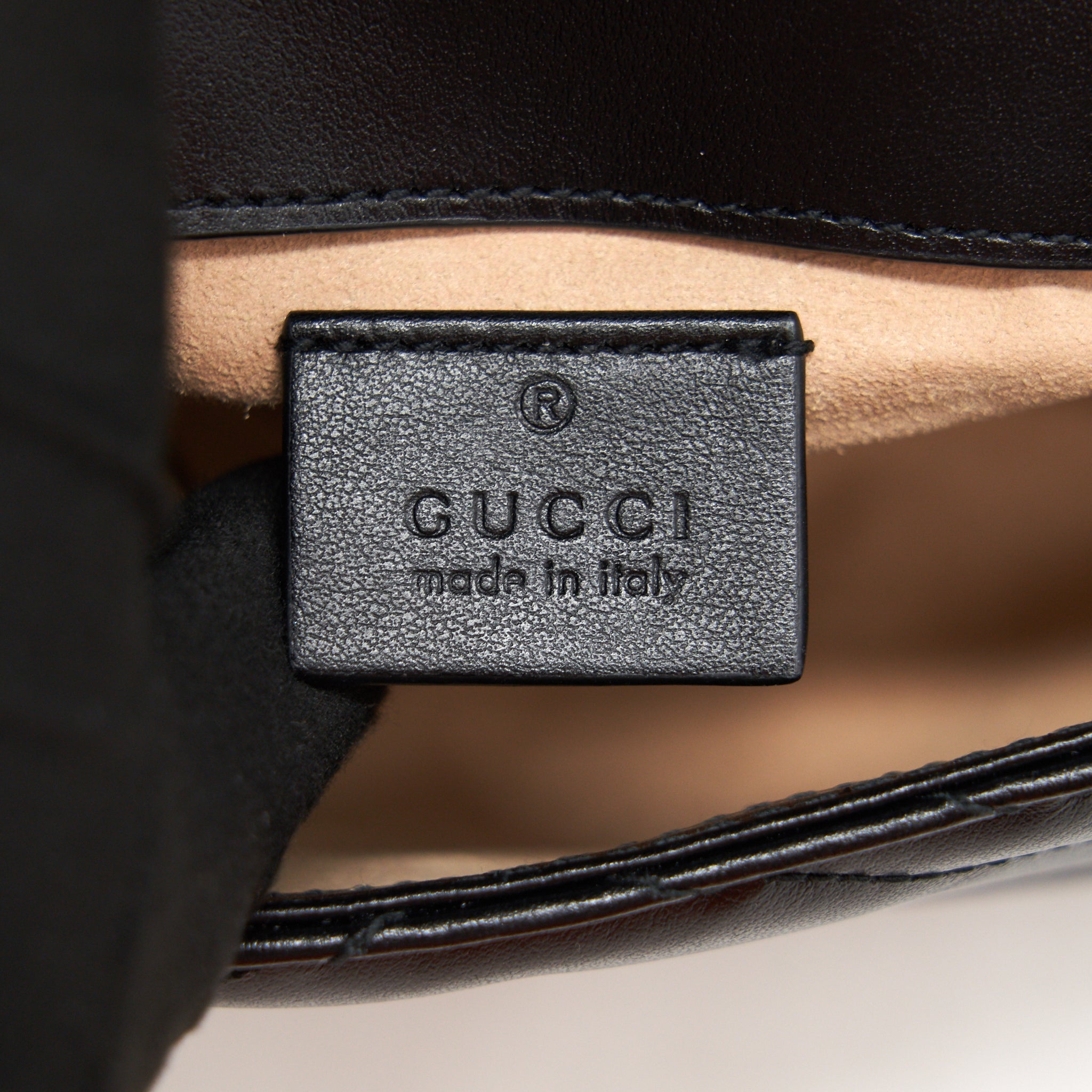 GUCCI GG MARMONT SUPER MINI LEATHER BAG IN BLACK