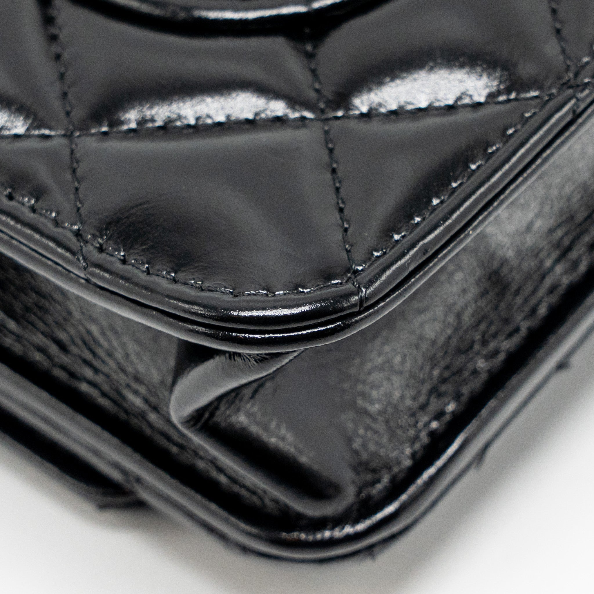 CHANEL 24A DETAILED CHAIN WALLET ON CHAIN SHINY CALFSKIN BLACK GHW (MICROCHIP）