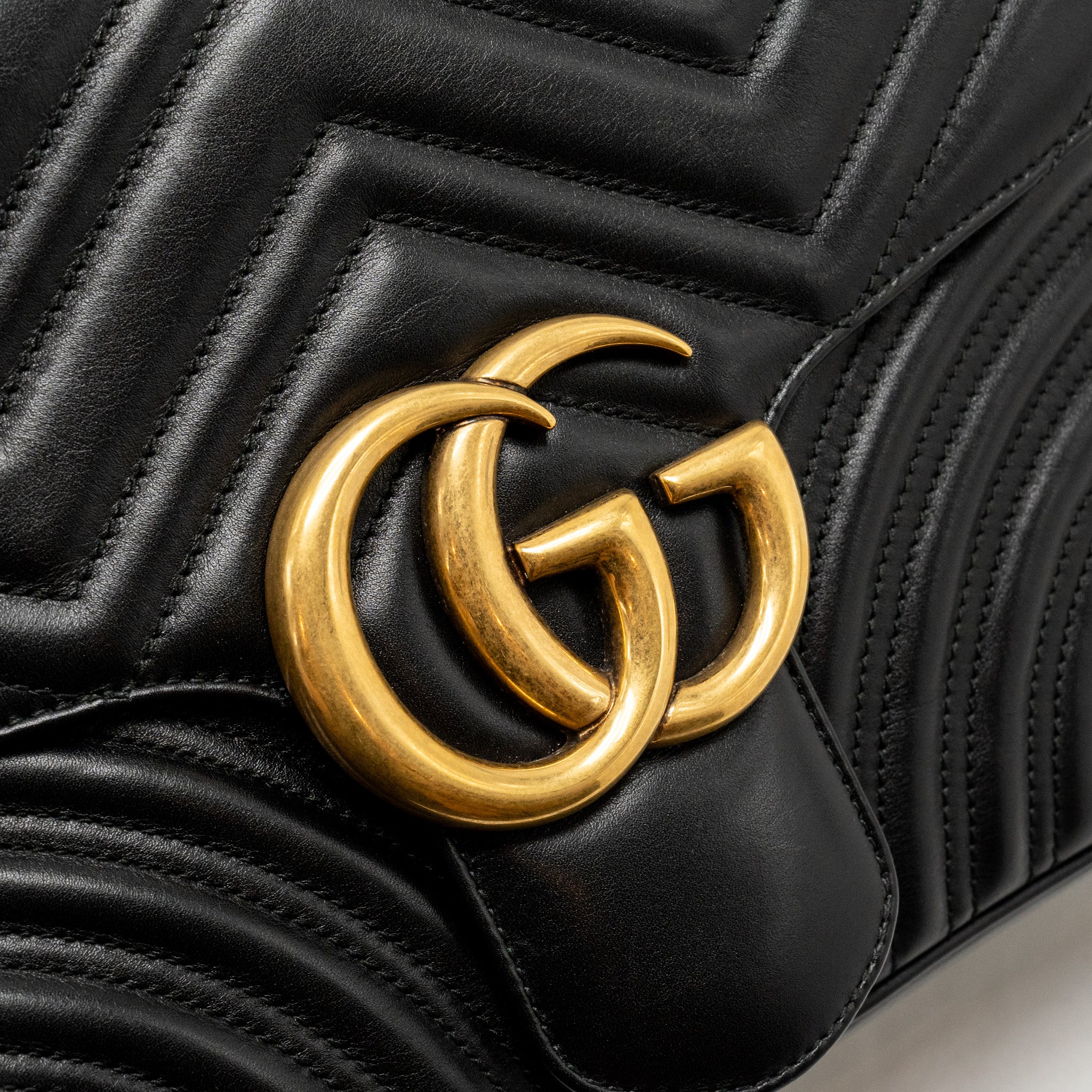 GUCCI MEDIUM GG MARMONT SHOULDER BAG CALFSKIN BLACK GHW