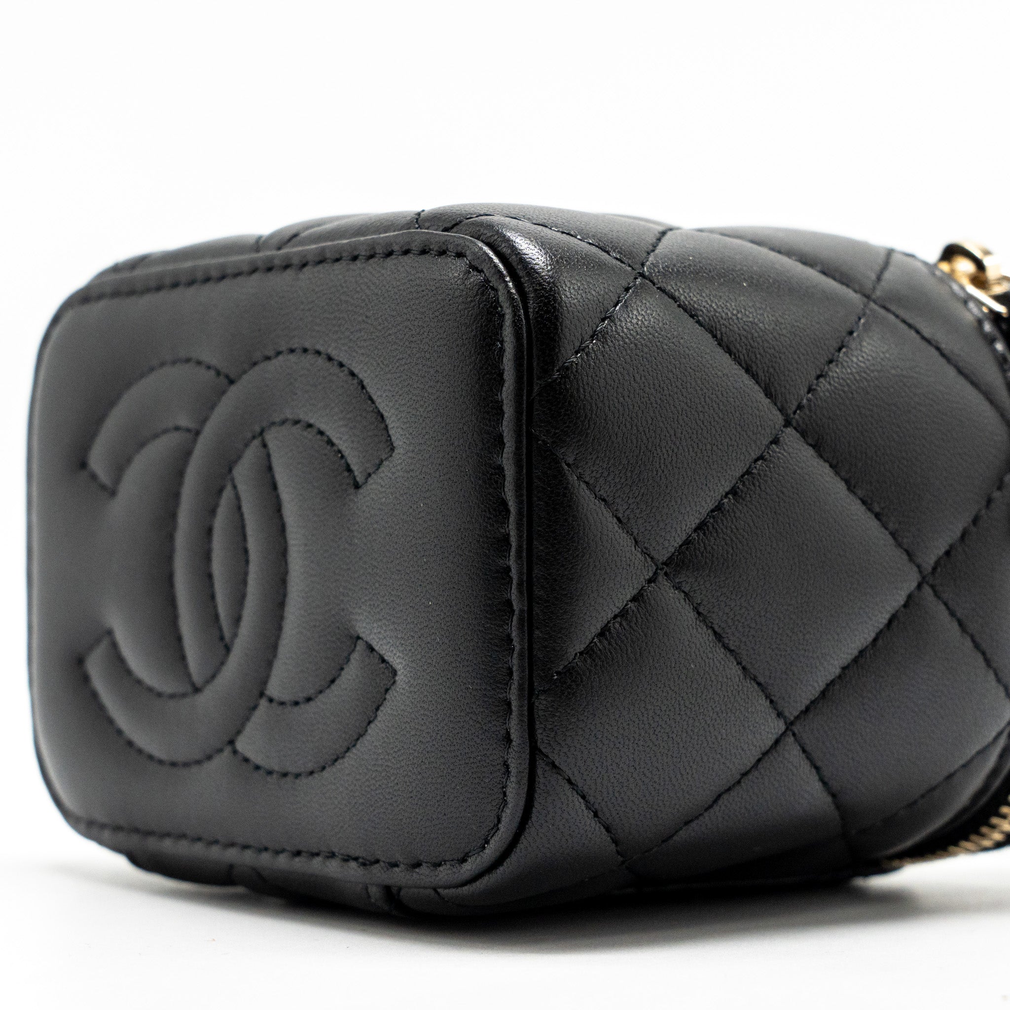 CHANEL TOP HANDLE MINI VANITY WITH CHAIN LAMBSKIN BLACK LGHW (MICROCHIP)