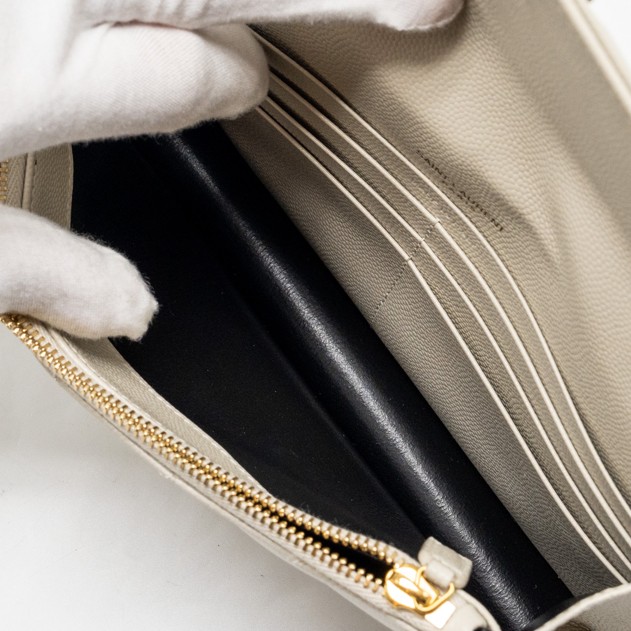 SAINT LAURENT ENVELOPE CHAIN WALLET GRAINED CALFSKIN CREAM SOFT GHW