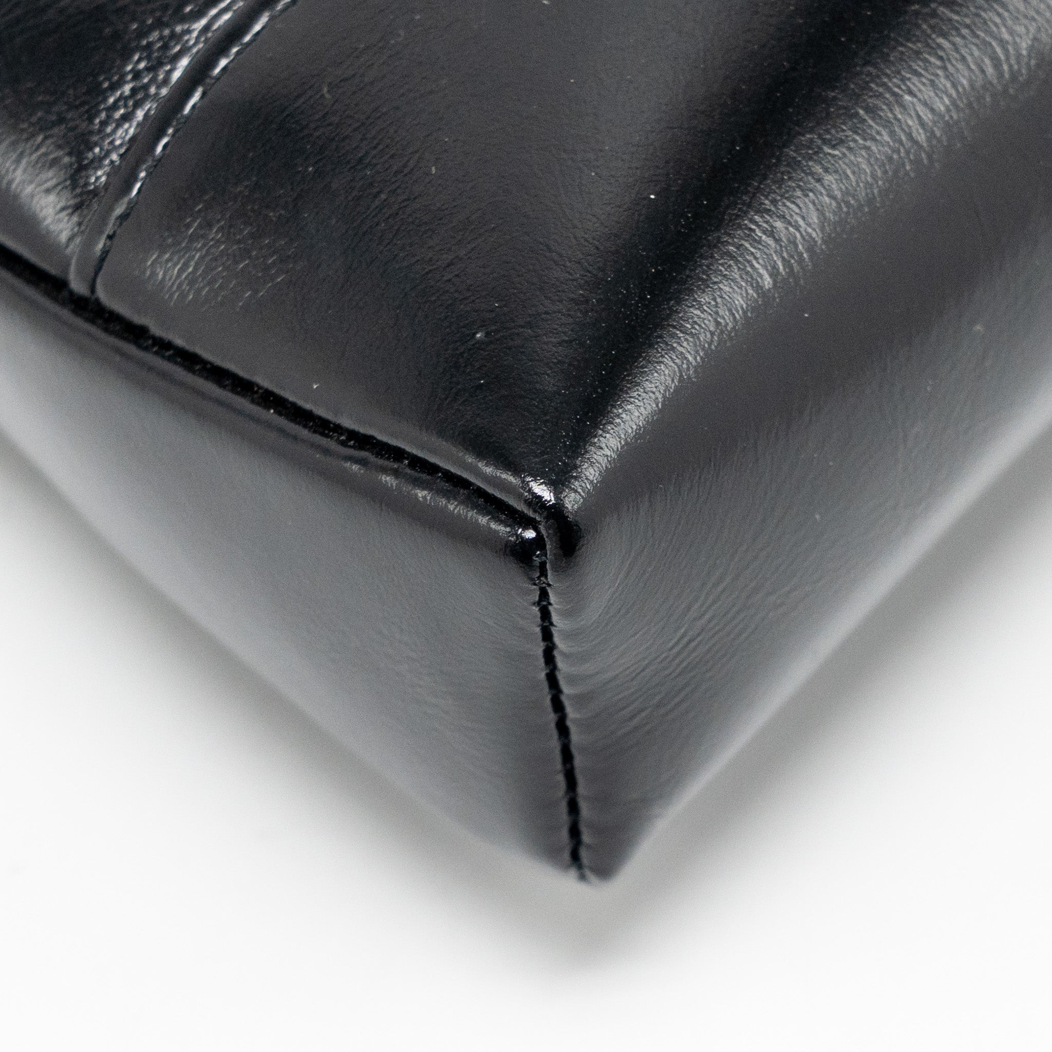 CHANEL 24C MINI 31 CLUTCH WITH CHAIN SHINY CALFSKIN BLACK LGHW (MICROCHIP)
