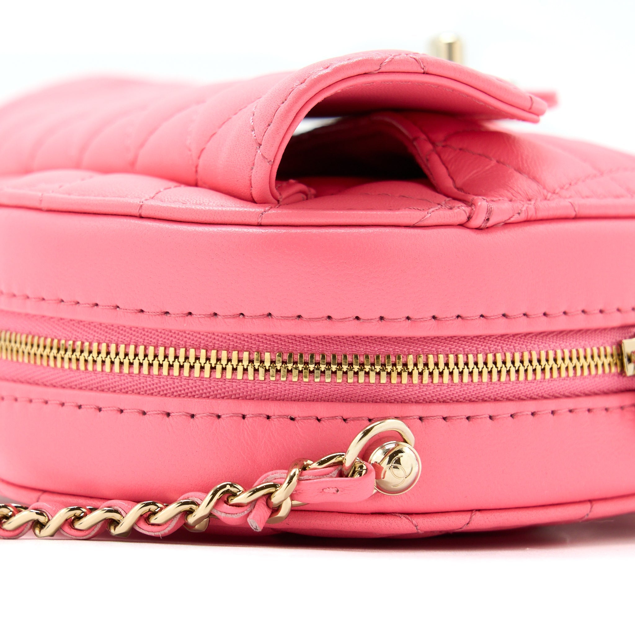 CHANEL 22S HEART BAG LAMBSKIN PINK LGHW (MICROCHIP)