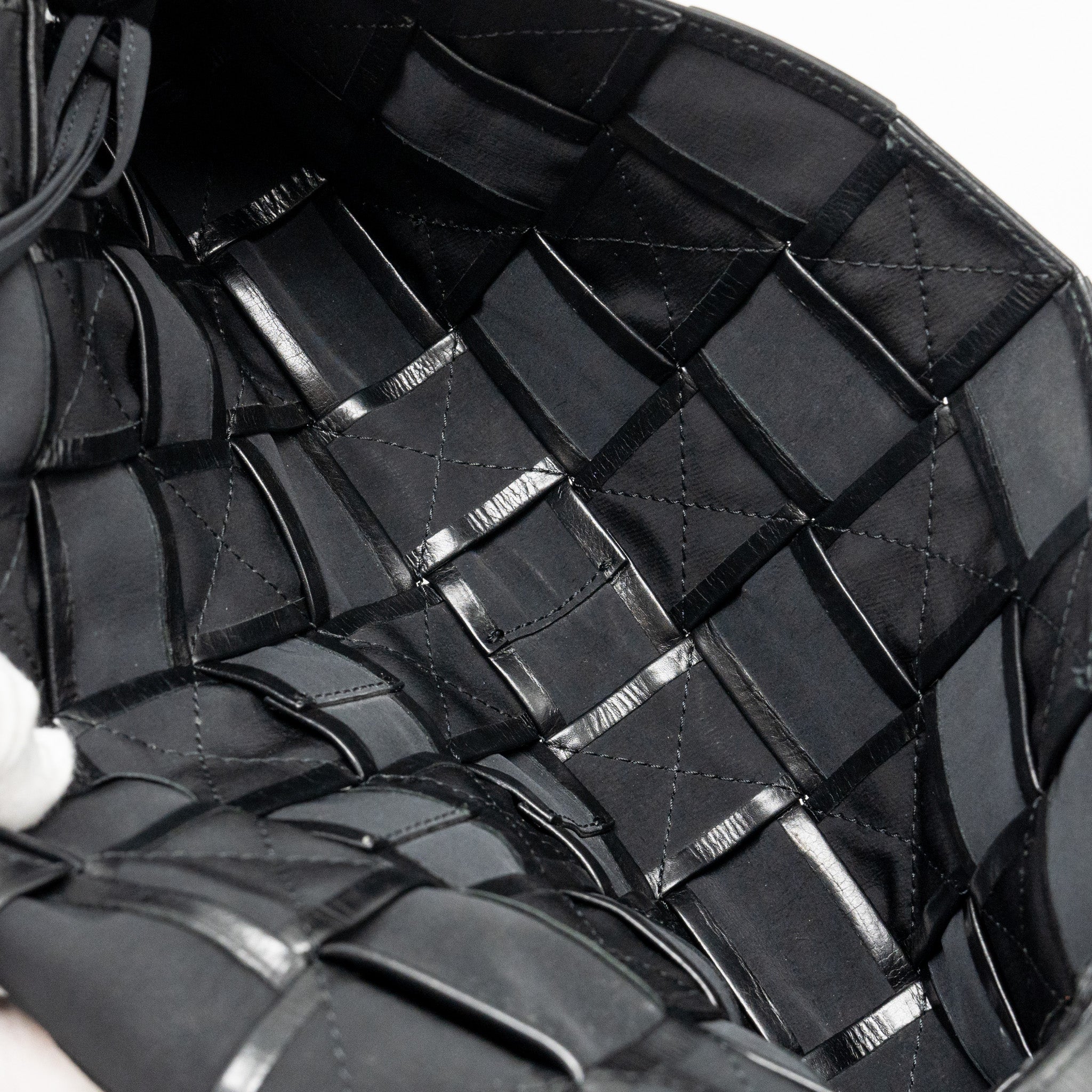 BOTTEGA VENETA CASSETTE BAG AGED CALFSKIN BLACK SHW