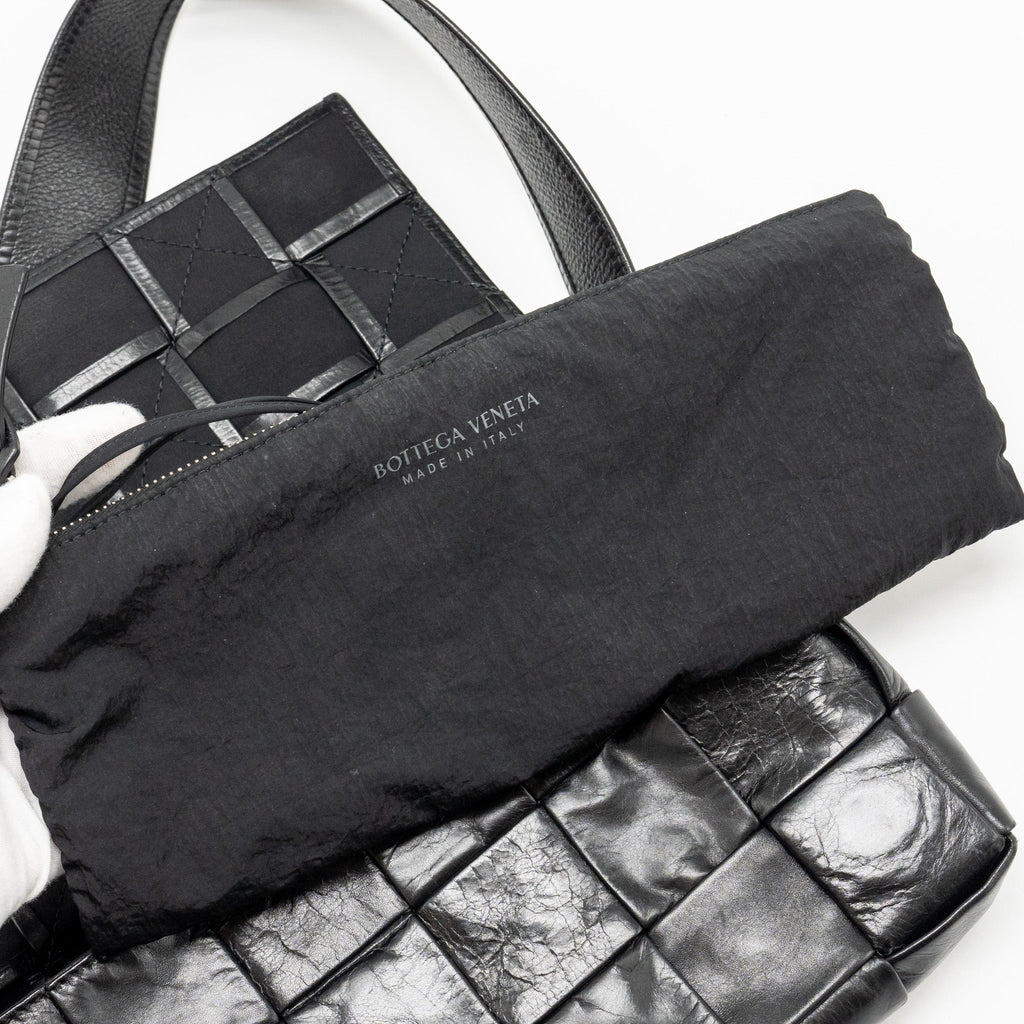 BOTTEGA VENETA CASSETTE BAG AGED CALFSKIN BLACK SHW