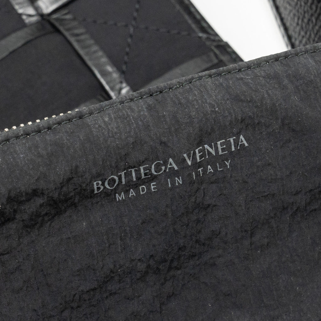 BOTTEGA VENETA CASSETTE BAG AGED CALFSKIN BLACK SHW