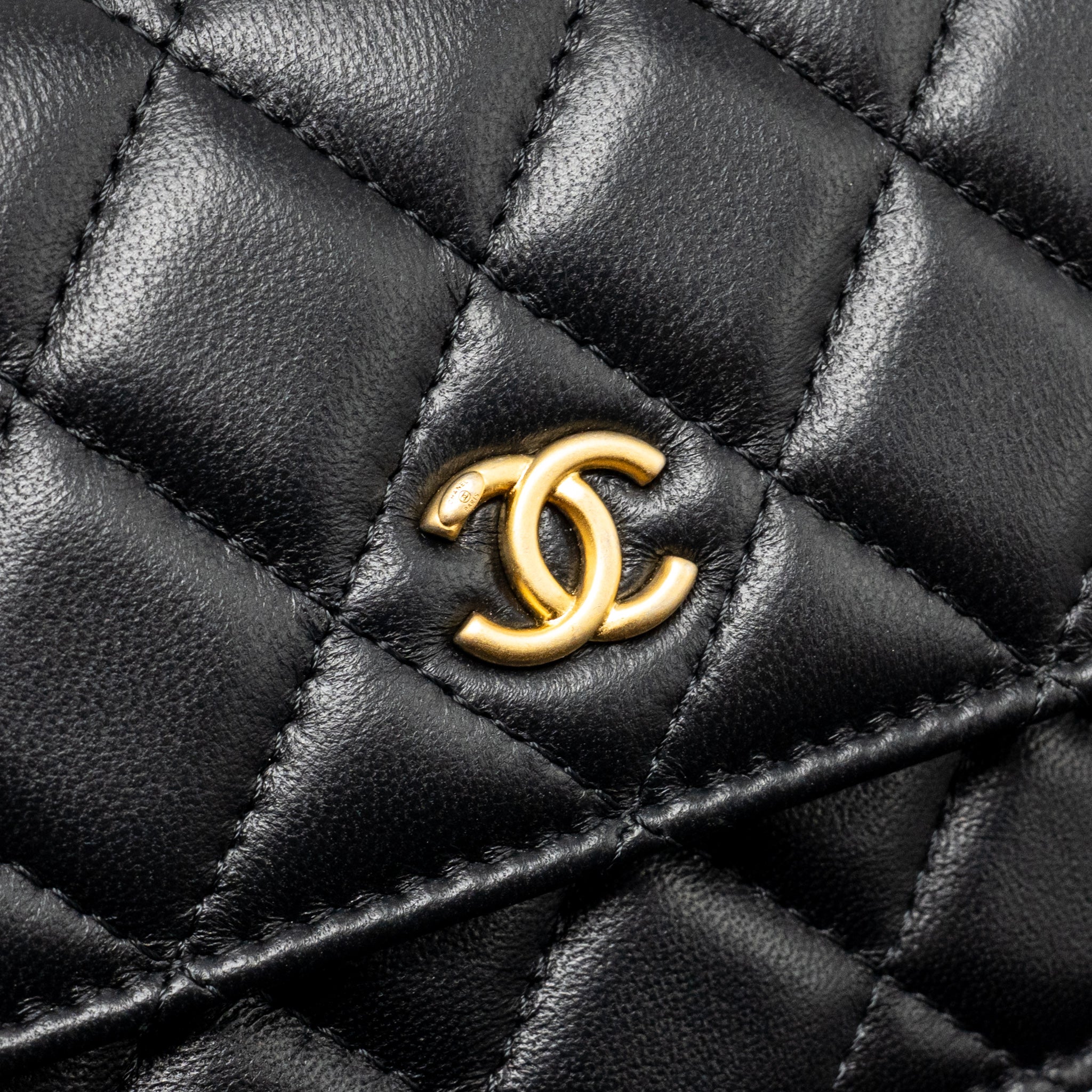 CHANEL PEARL CRUSH MINI WALLET ON CHAIN LAMBSKIN BLACK GHW (MICROCHIP)