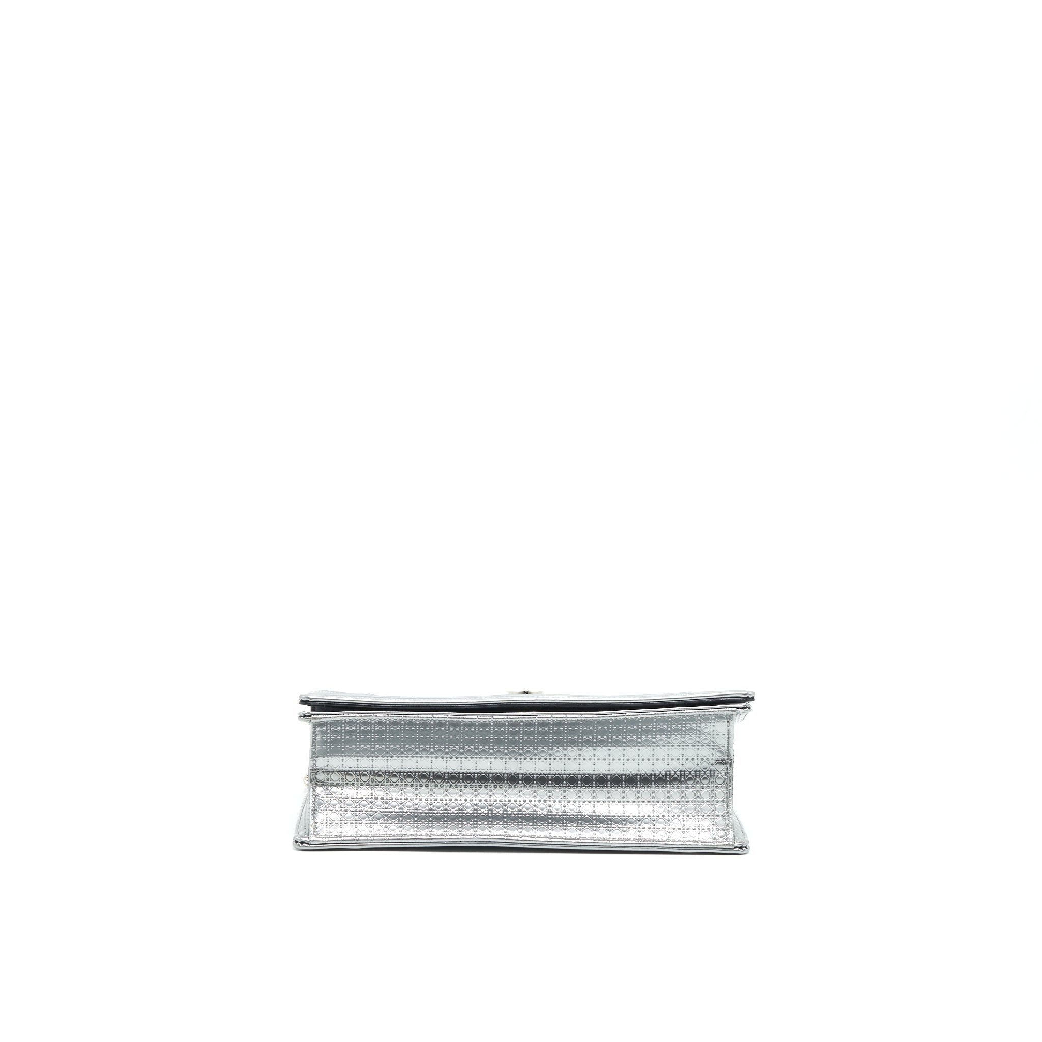 DIOR MEDIUM DIORAMA METALLIC SILVER SHW
