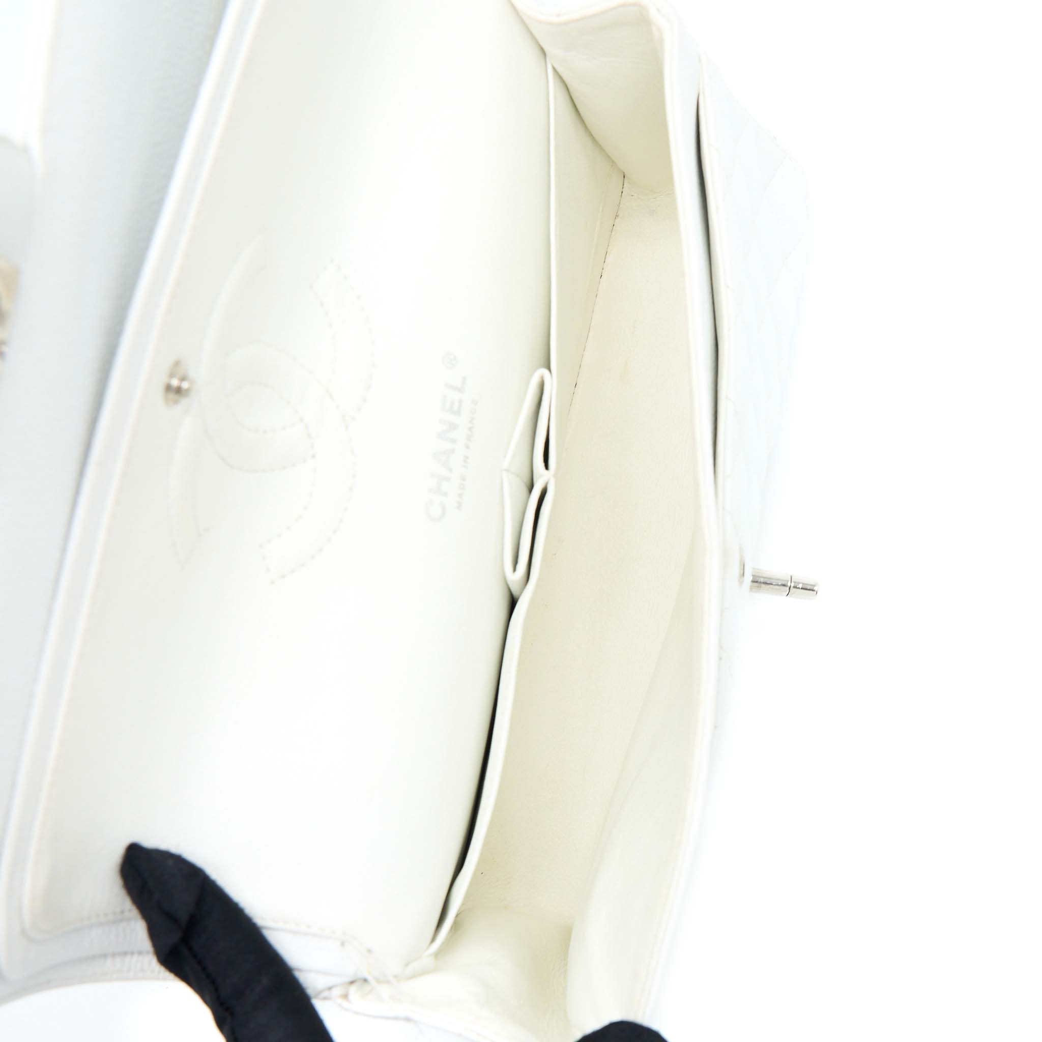 CHANEL MEDIUM CLASSIC FLAP CAVIAR WHITE SHW