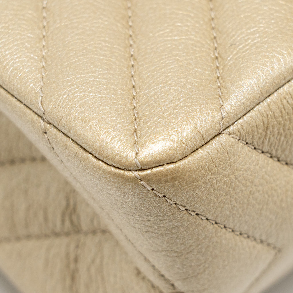 CHANEL SMALL 2.55 REISSUE CHEVRON FLAP BAG CALFSKIN GOLD GHW