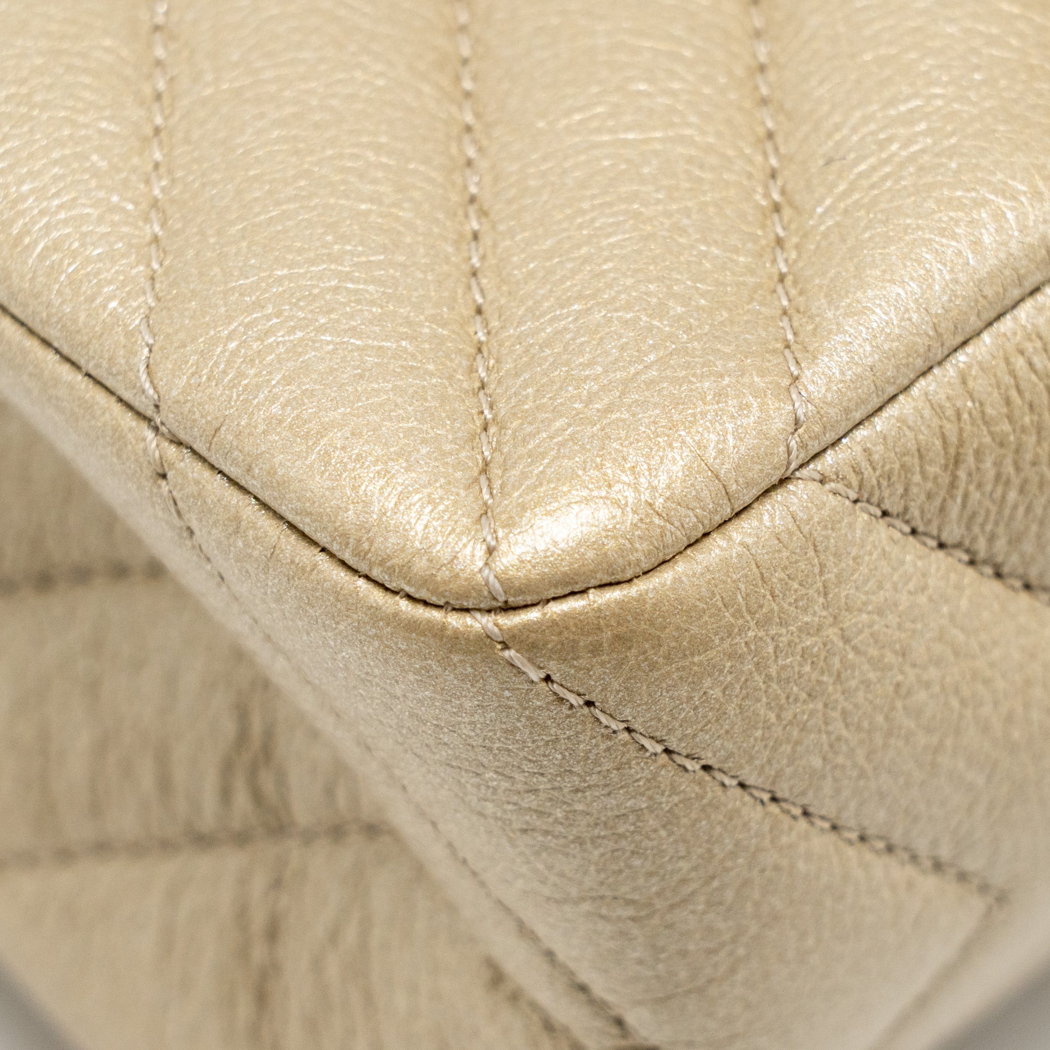 CHANEL SMALL 2.55 REISSUE CHEVRON FLAP BAG CALFSKIN GOLD GHW