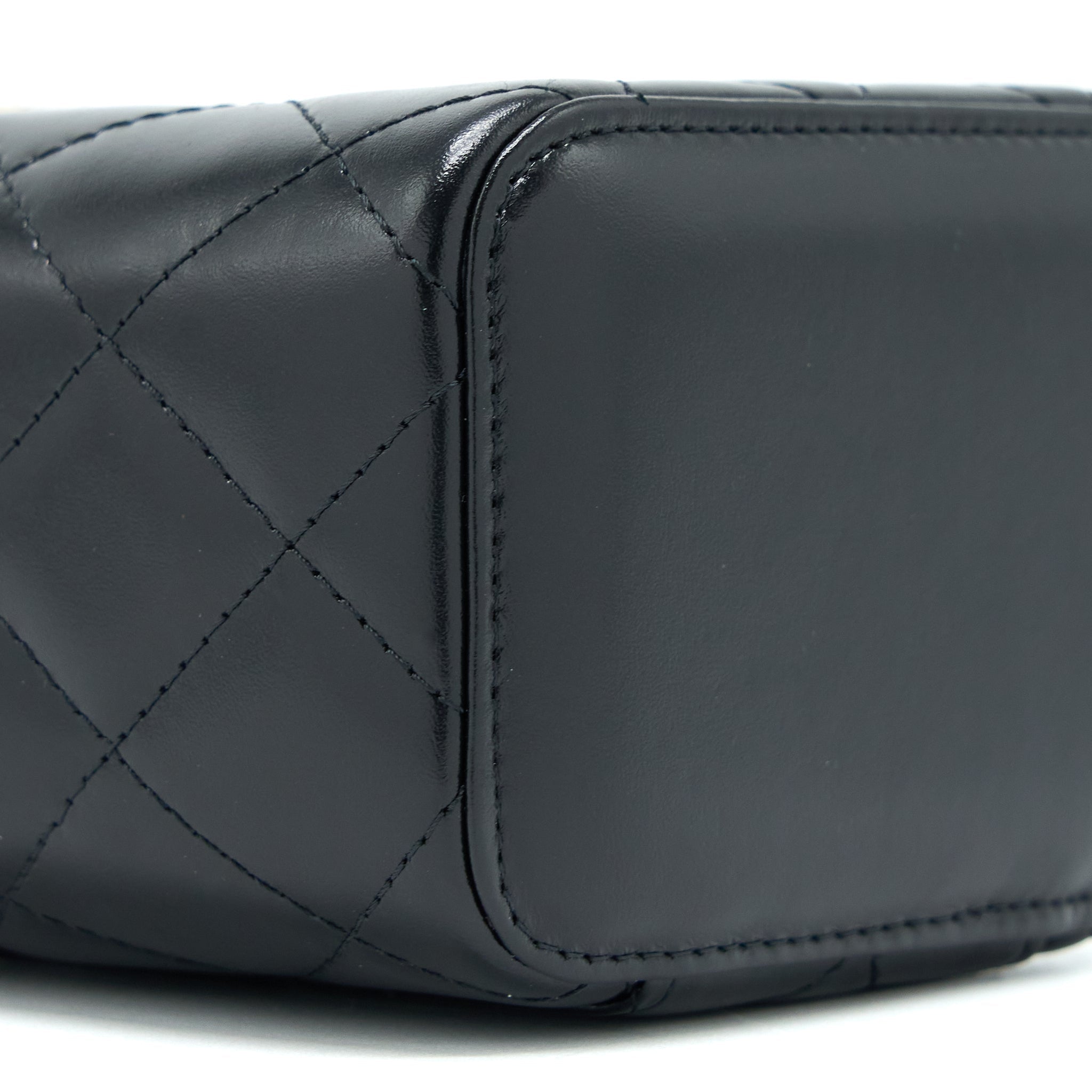 CHANEL 21A GOLD CRUSH MINI VANITY CASE CALFSKIN BLACK BRUSHED GHW