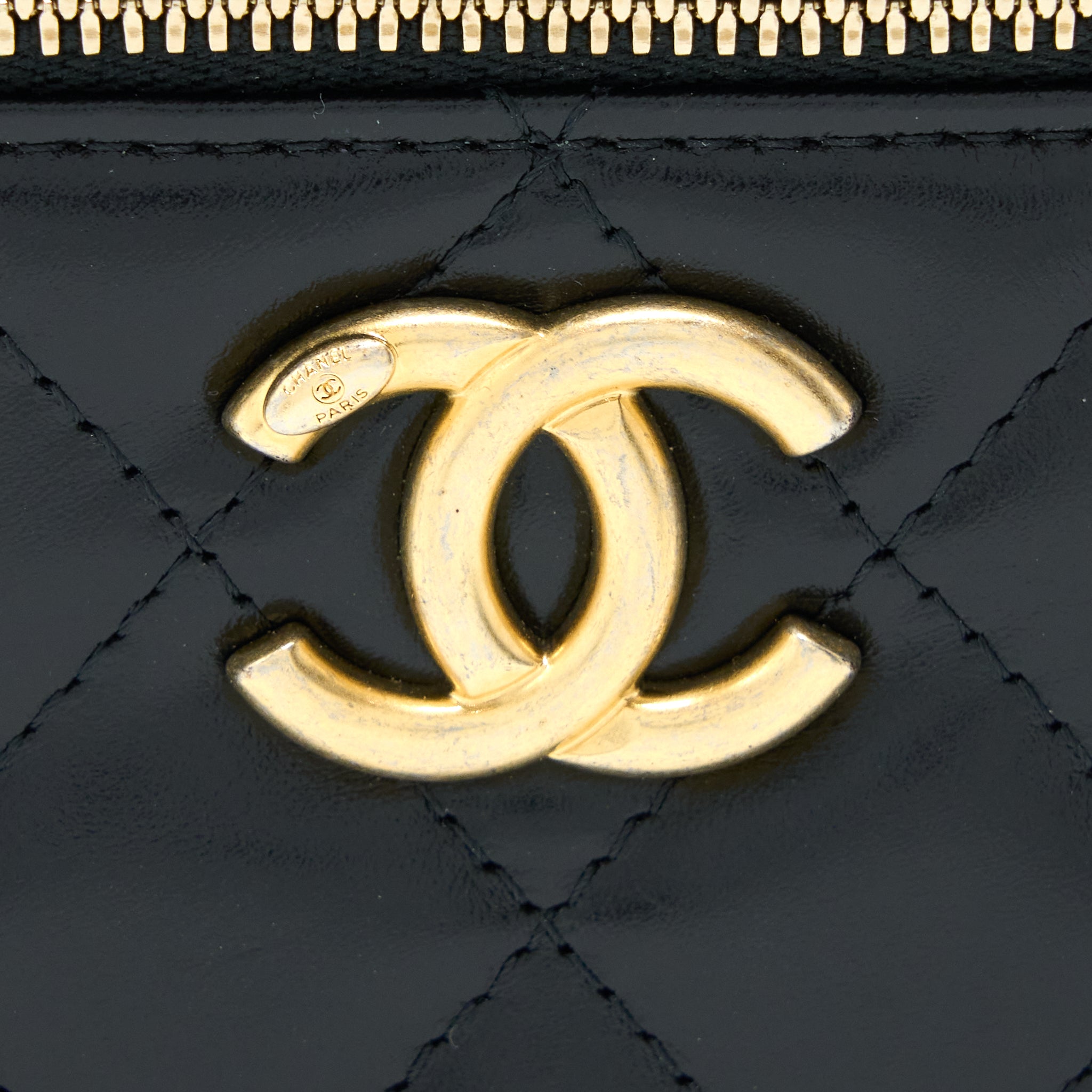 CHANEL 21A GOLD CRUSH MINI VANITY CASE CALFSKIN BLACK BRUSHED GHW