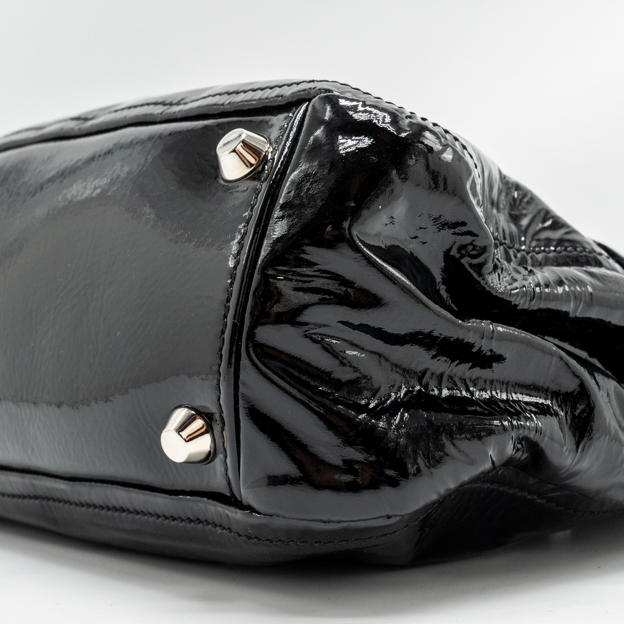 MIU MIU TURNLOCK TOTE BAG PATENT BLACK SHW