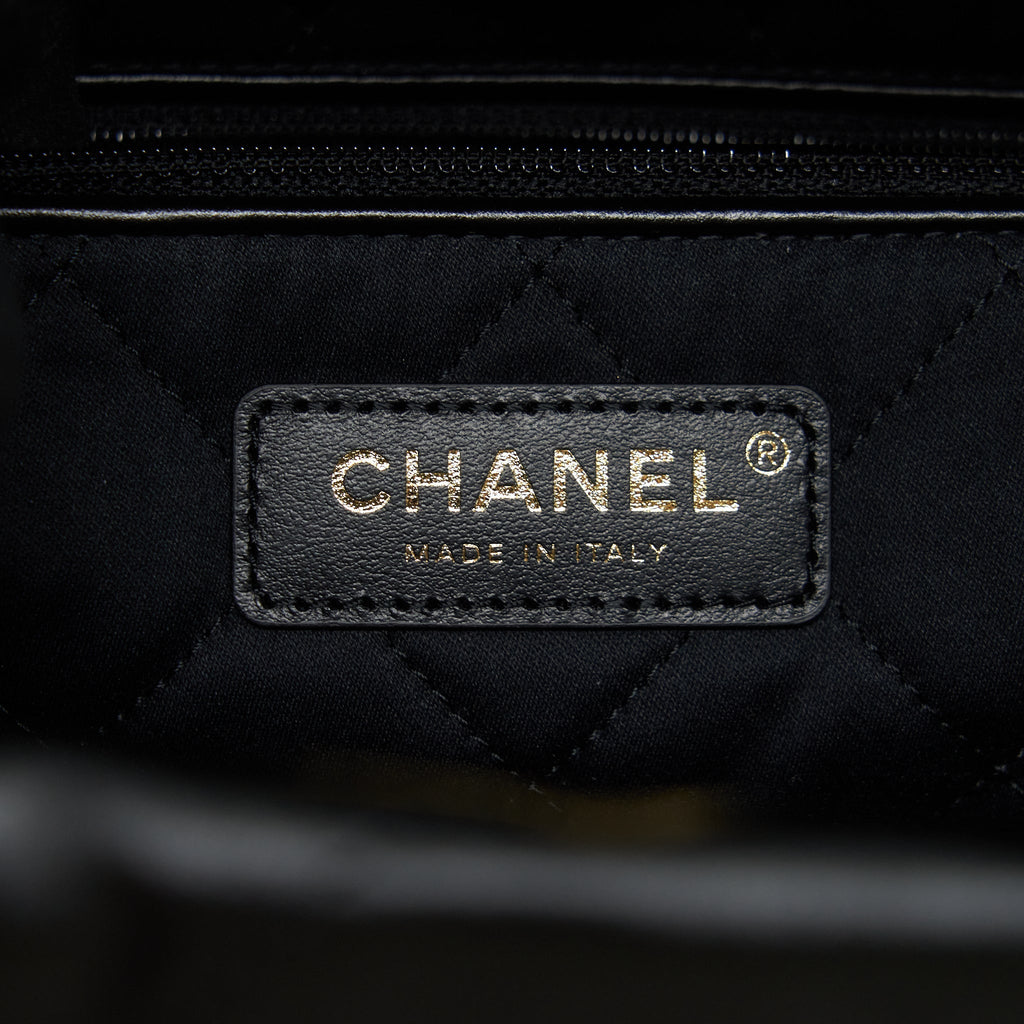 CHANEL SMALL 22 BAG BLACK WITH GHW (MICROCHIP)