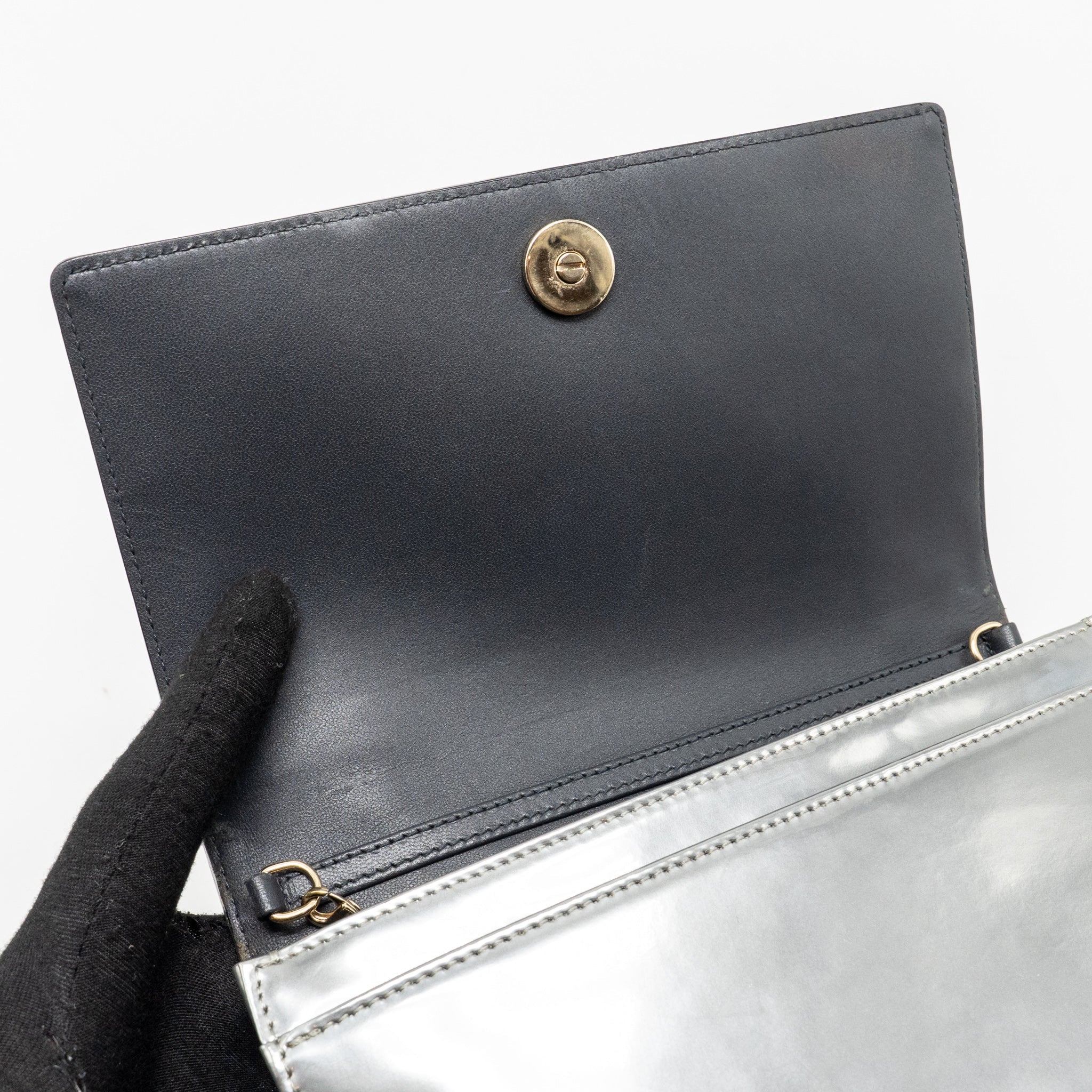 DIOR DIORAMA WALLET ON CHAIN METALLIC PATENT SILVER LGHW