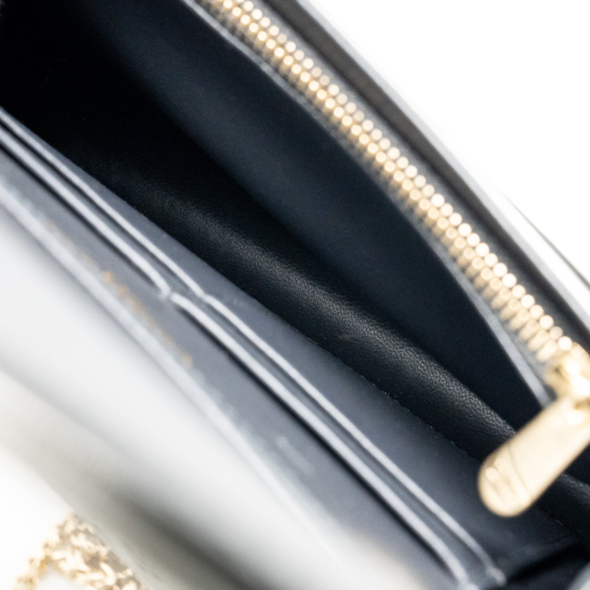DIOR DIORAMA WALLET ON CHAIN METALLIC PATENT SILVER LGHW