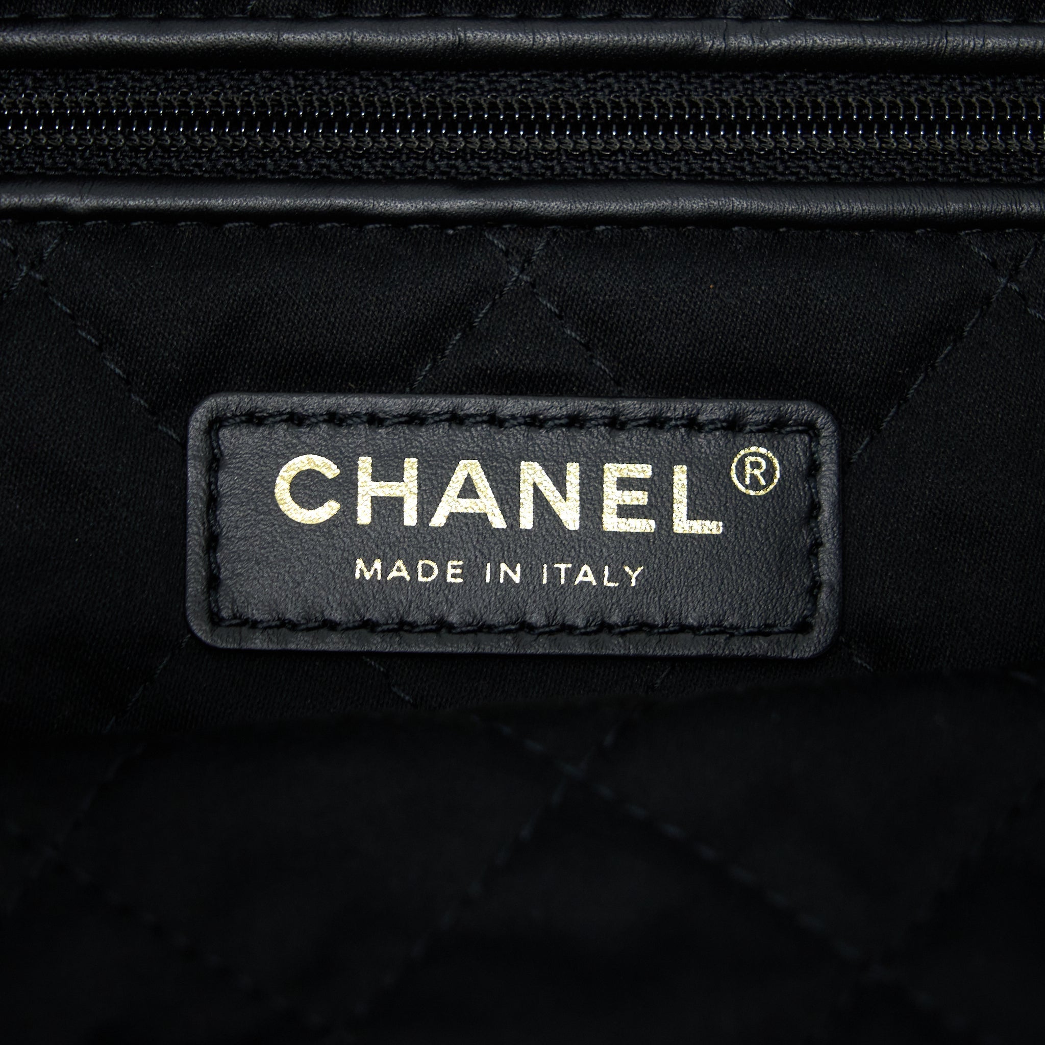 CHANEL SMALL 22 BAG SHINY CALFSKIN BLACK GHW (MICROCHIP)
