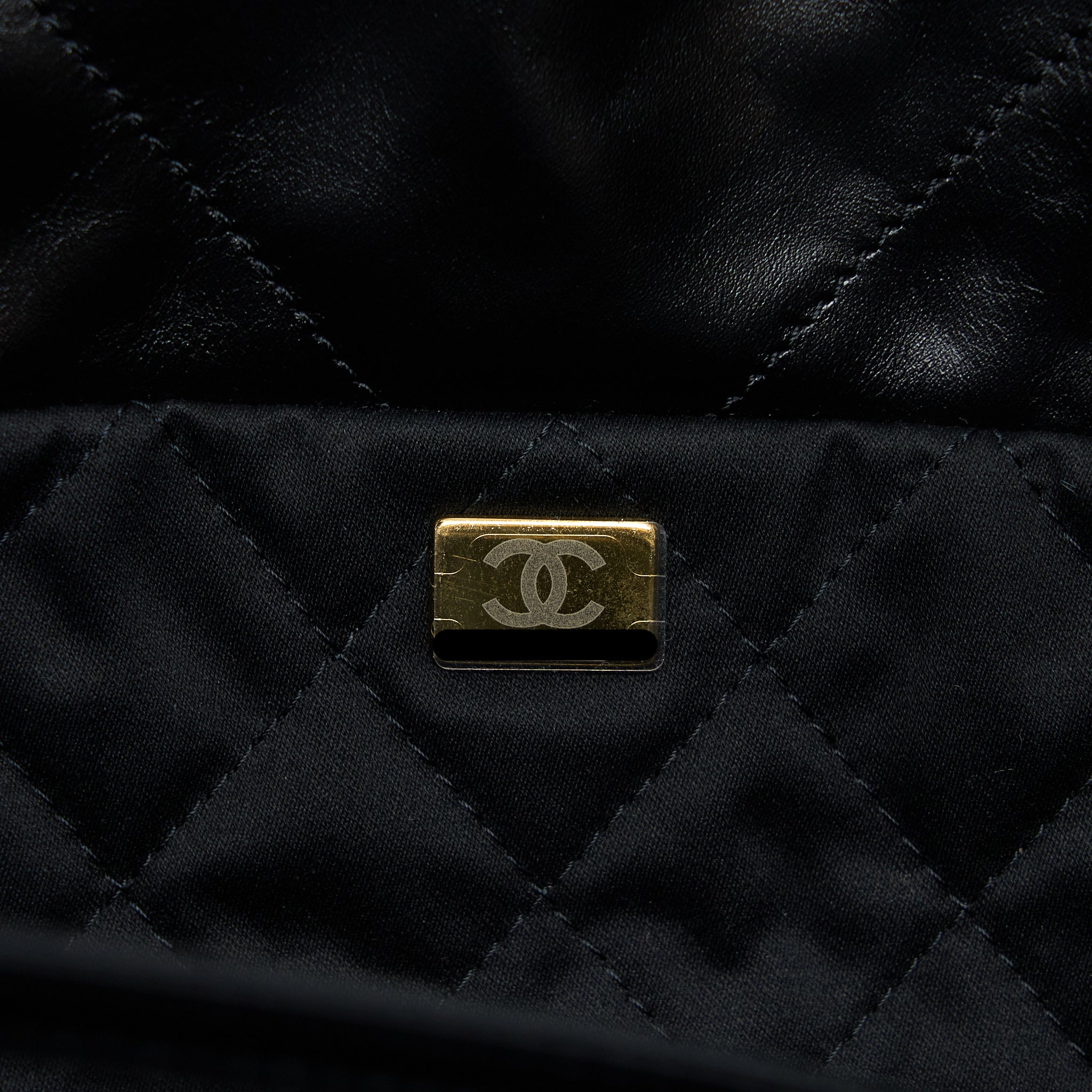 CHANEL SMALL 22 BAG SHINY CALFSKIN BLACK GHW (MICROCHIP)