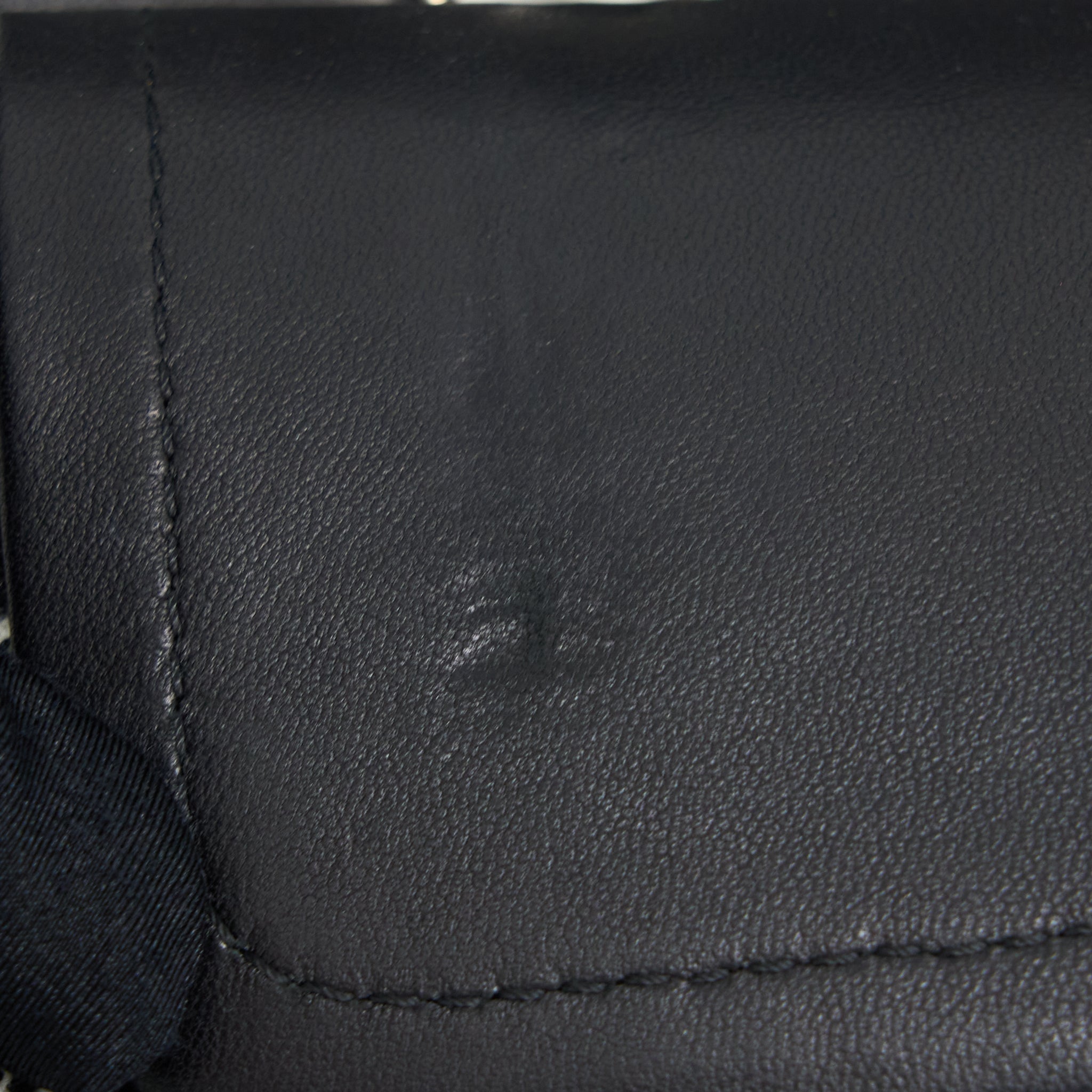 CHANEL VINTAGE MEDIUM CLASSIC FLAP BAG TWEED BLACK AND WHITE SHW