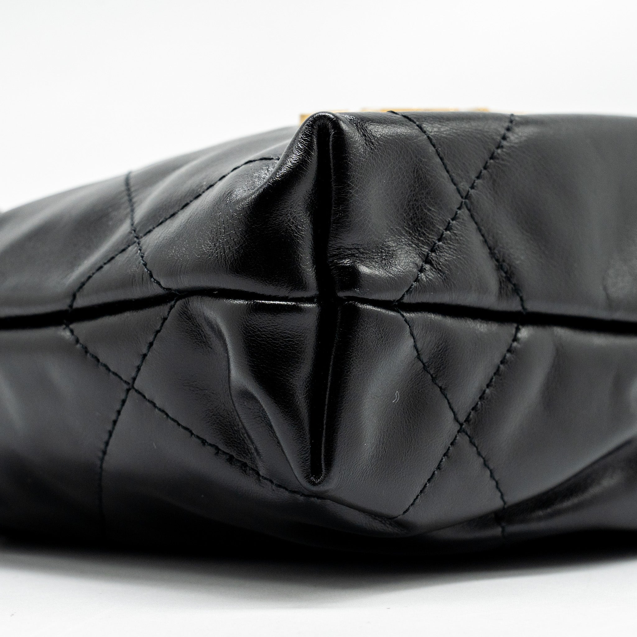 CHANEL MINI 22 BAG CALFSKIN BLACK GHW (MICROCHIP)