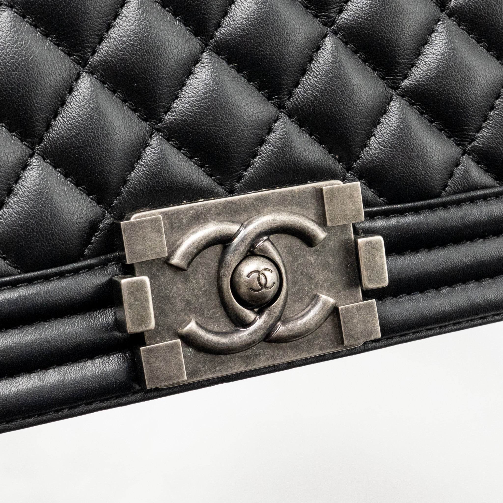 CHANEL SMALL BOY BAG CALFSKIN BLACK SHW