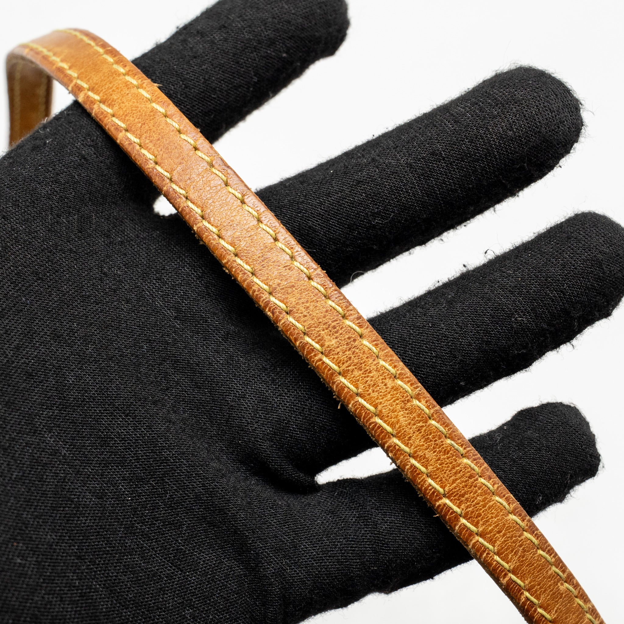 LOUIS VUITTON ROXBURY DRIVE MONOGRAM VERNIS AMARANTE GHW
