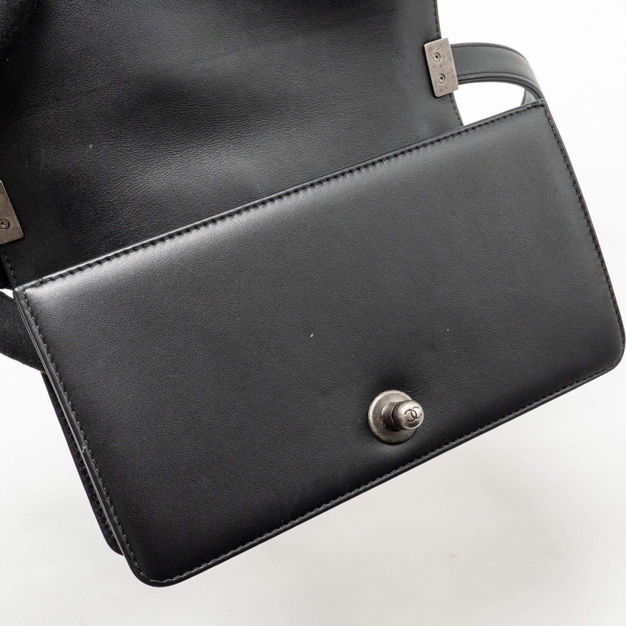 CHANEL SMALL BOY BAG CALFSKIN BLACK SHW