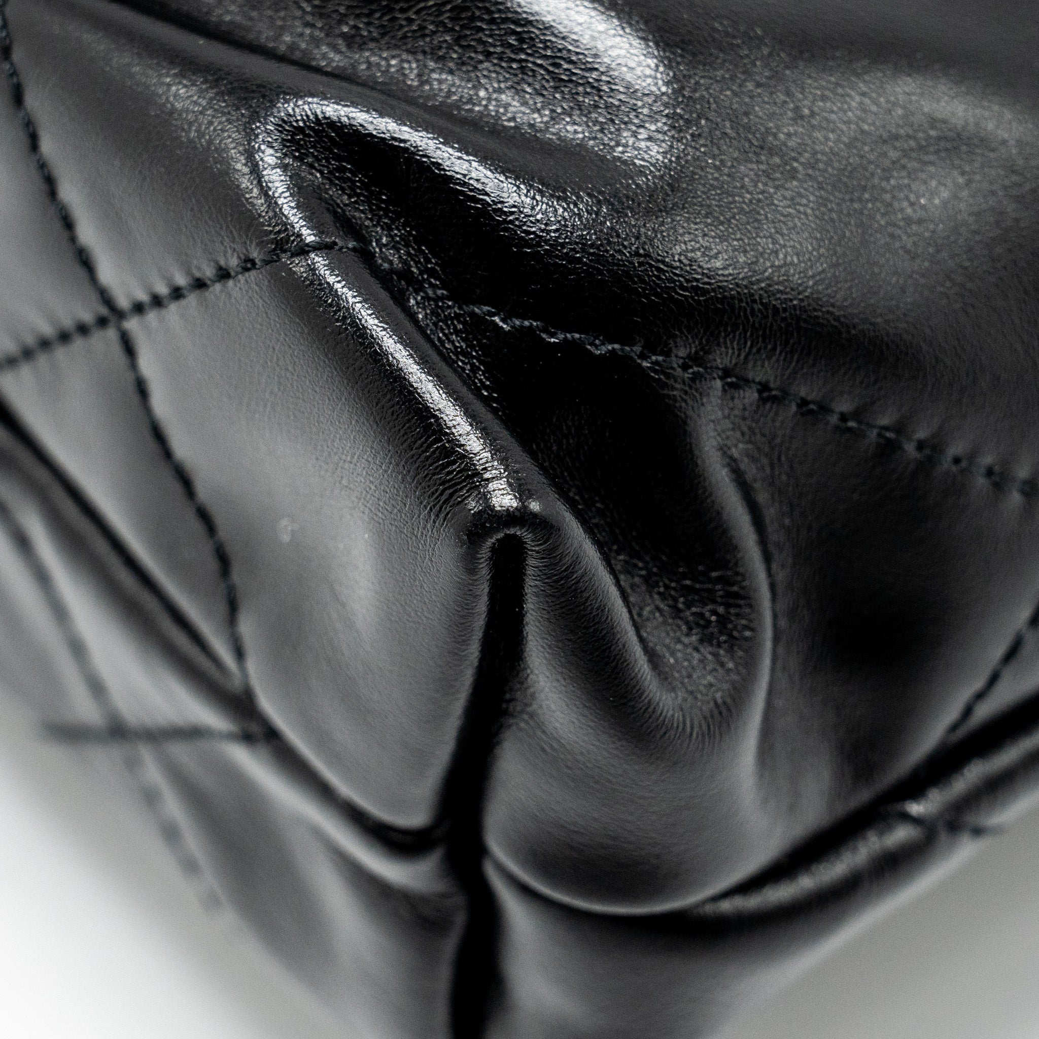 CHANEL MINI 22 BAG CALFSKIN BLACK GHW (MICROCHIP)