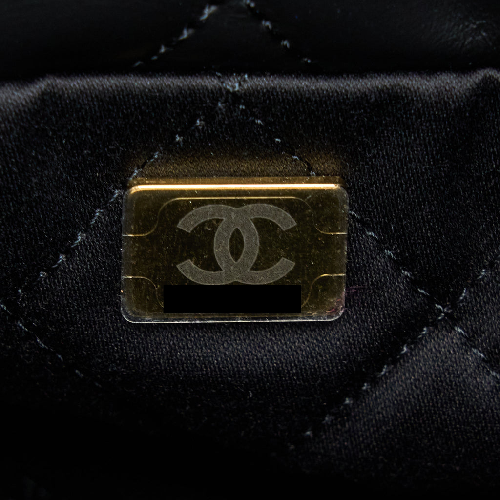 CHANEL 22 BAG MEDIUM SHINY CALFSKIN BLACK GHW (MICROCHIP)
