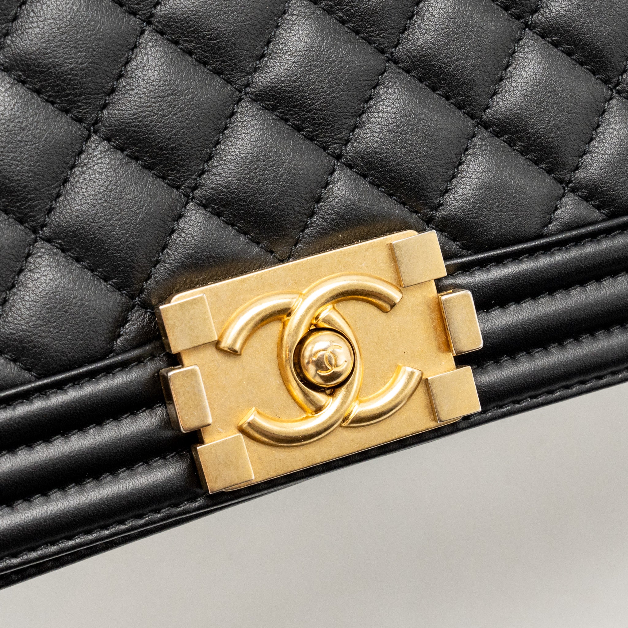 CHANEL MEDIUM BOY BAG CALFSKIN BLACK GHW (MICROCHIP)