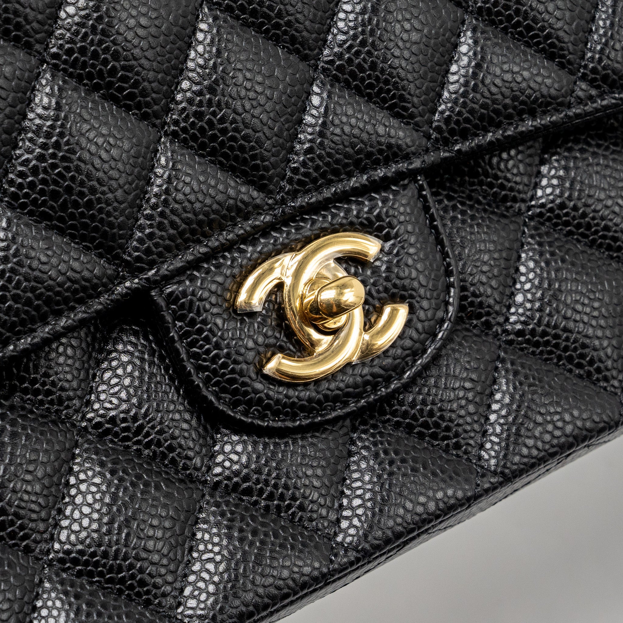 CHANEL MEDIUM CLASSIC DOUBLE FLAP BAG CAVIAR BLACK GHW