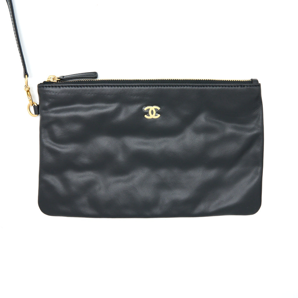 CHANEL 22 BAG MEDIUM SHINY CALFSKIN BLACK GHW (MICROCHIP)