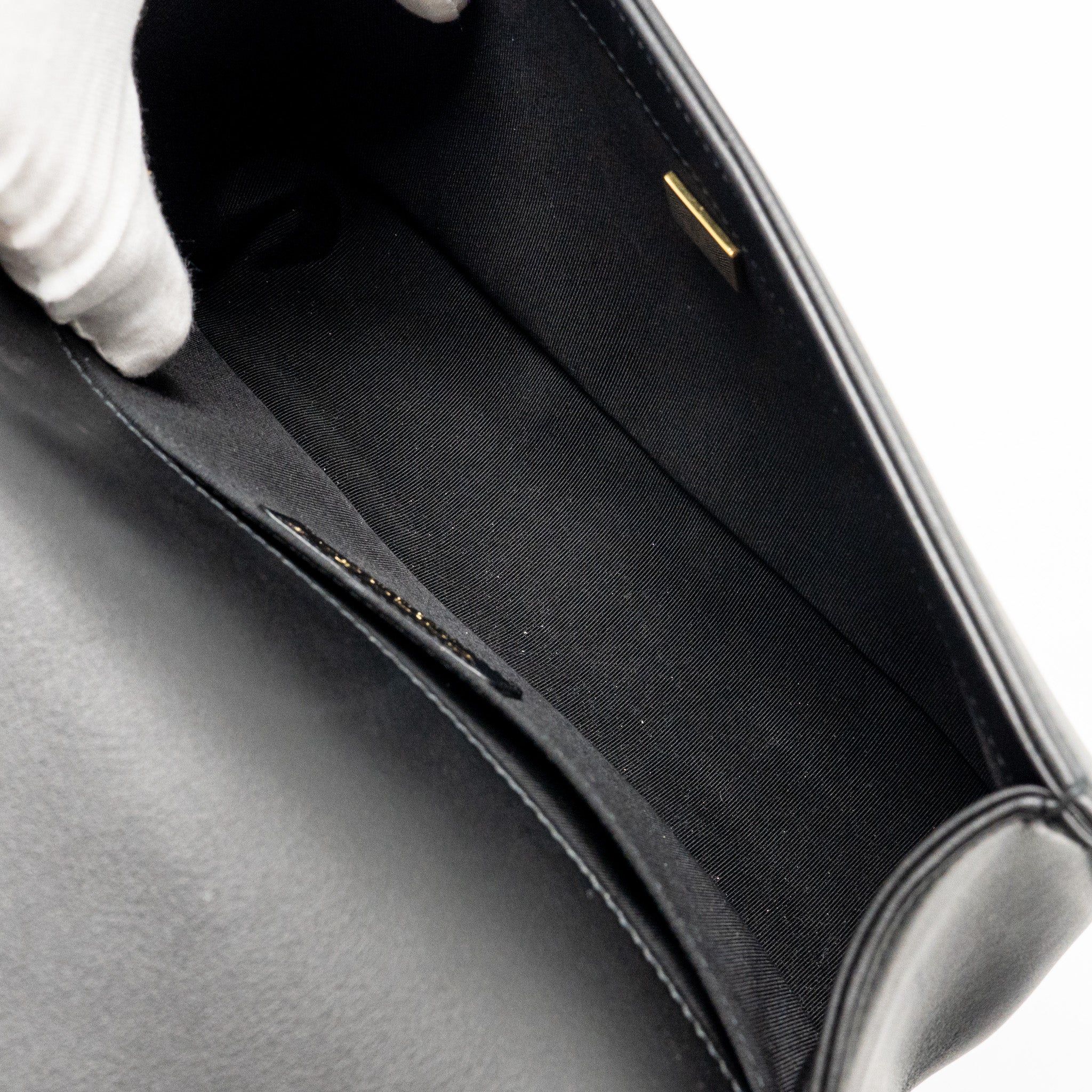 CHANEL MEDIUM BOY BAG CALFSKIN BLACK GHW (MICROCHIP)