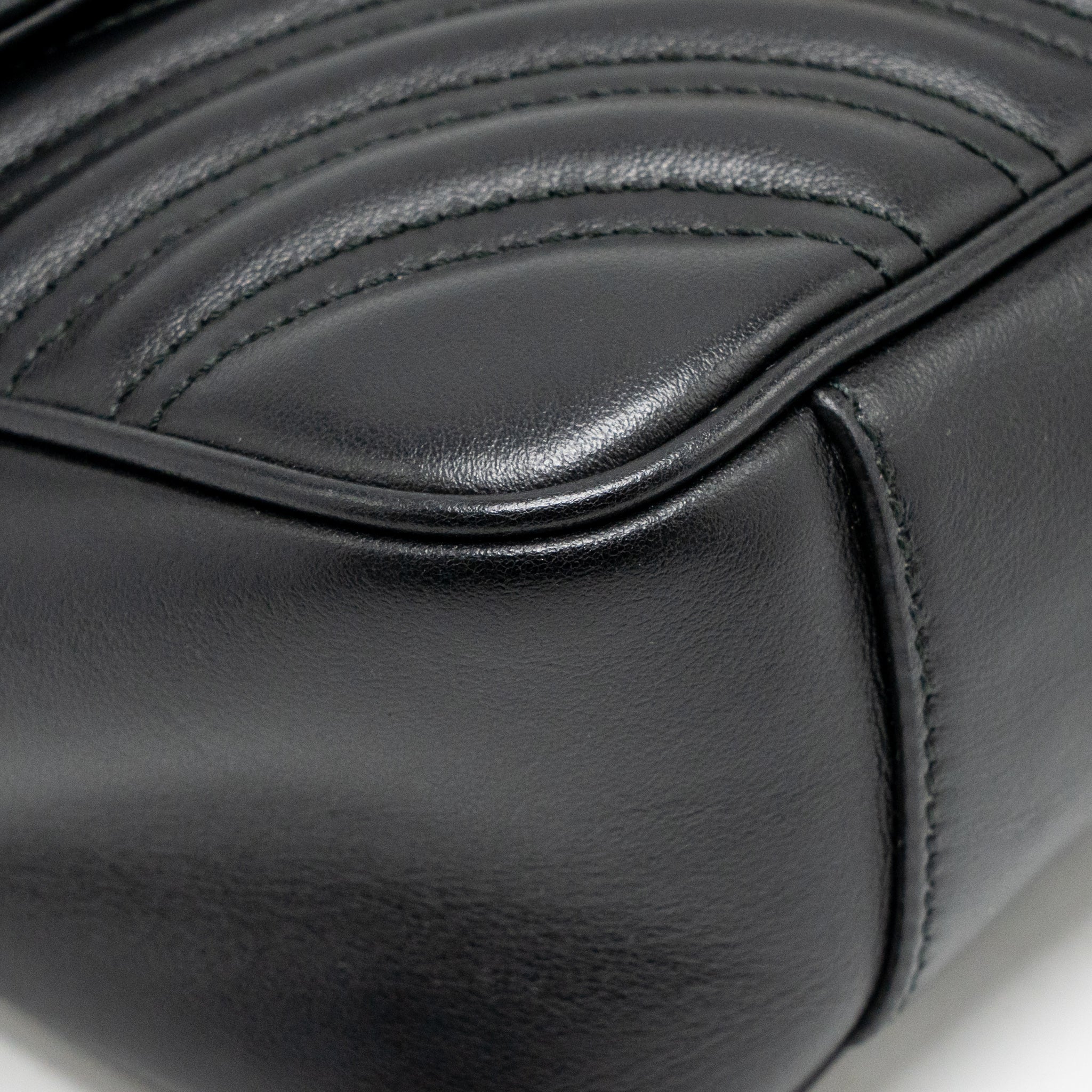 GUCCI MEDIUM GG MARMONT SHOULDER BAG CALFSKIN BLACK GHW