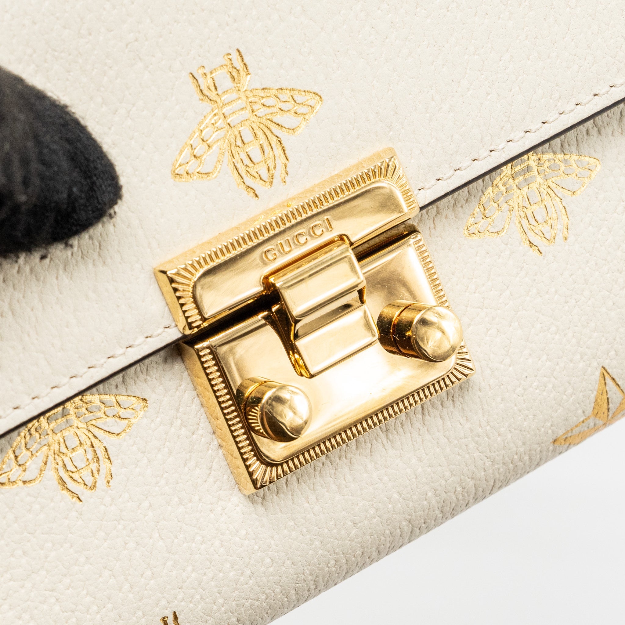 GUCCI MINI PADLOCK POUCH WITH CHAIN WITH BEE PRINTED CALFSKIN WHITE/GOLD GHW