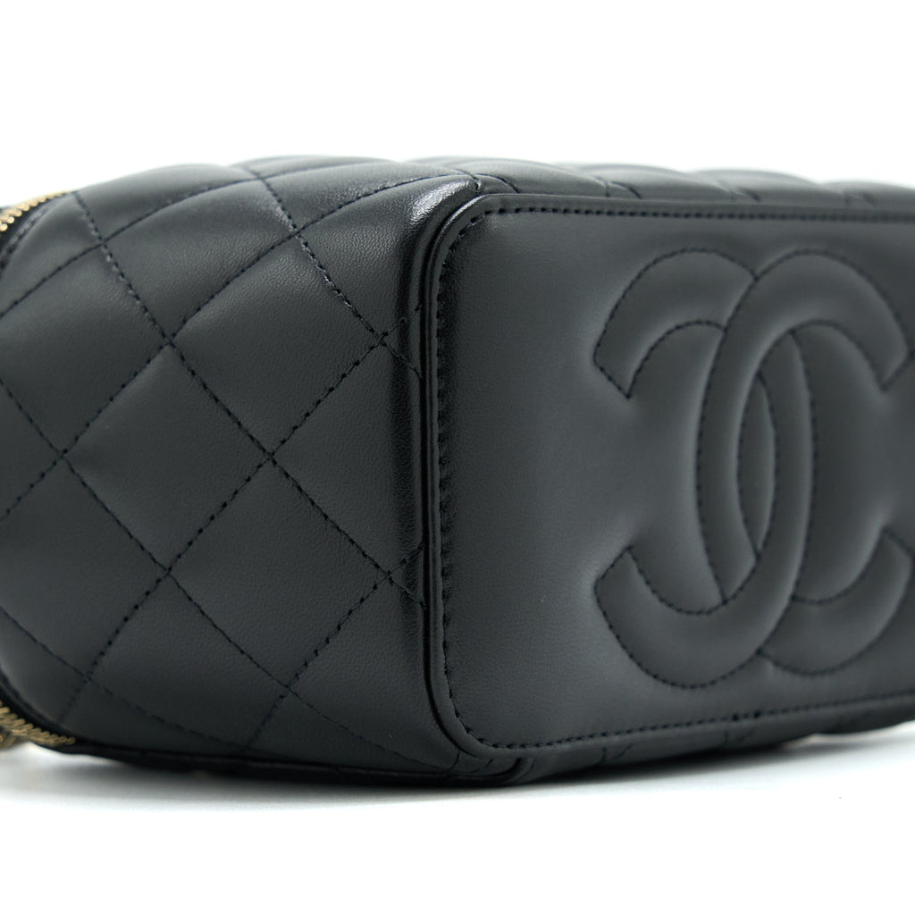 CHANEL 22A TOP HANDLE LONG VANITY WITH CHAIN LAMBSKIN BLACK LGHW (NEW VERSION)